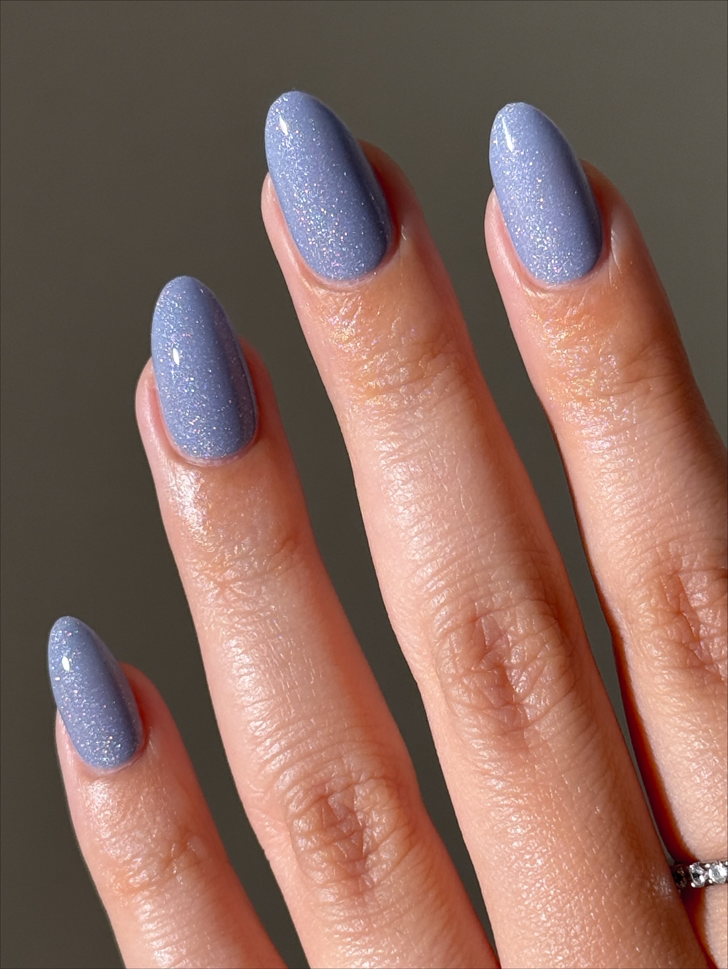 Модні кольори в манікюрі 2026 року: головні відтінки сезону