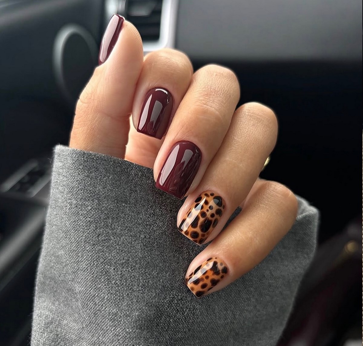 Модні темні нігті взимку 2026 року – найстильніші ідеї сезону