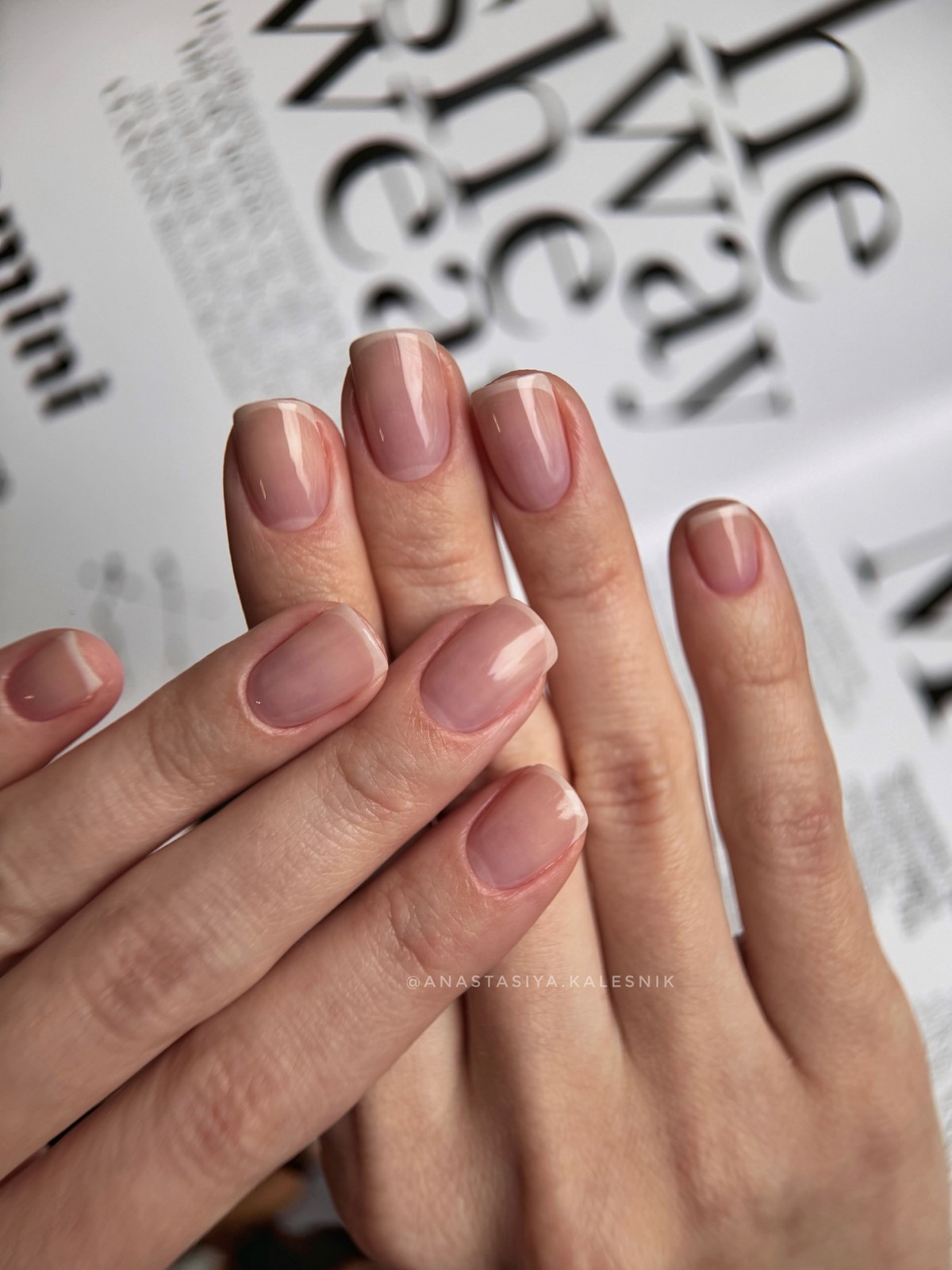 Манікюр з ефектом розкоші: відтінки, які вибирають зі смаком