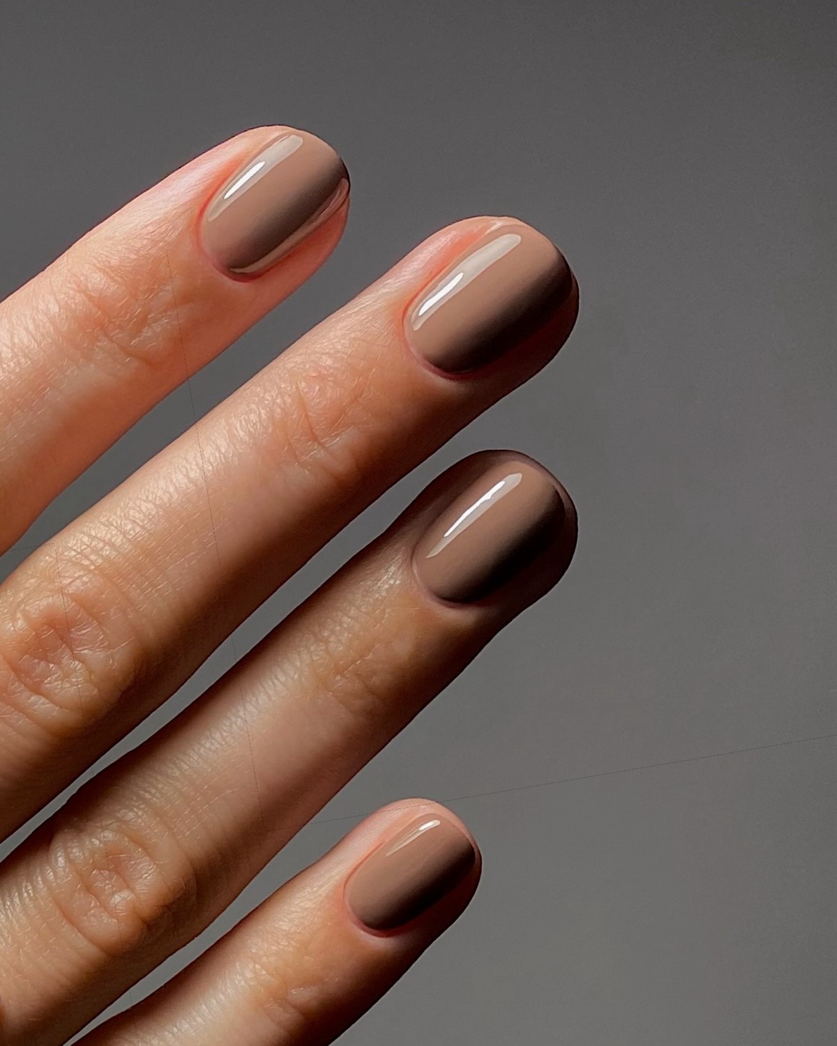 Манікюр з ефектом розкоші: відтінки, які вибирають зі смаком