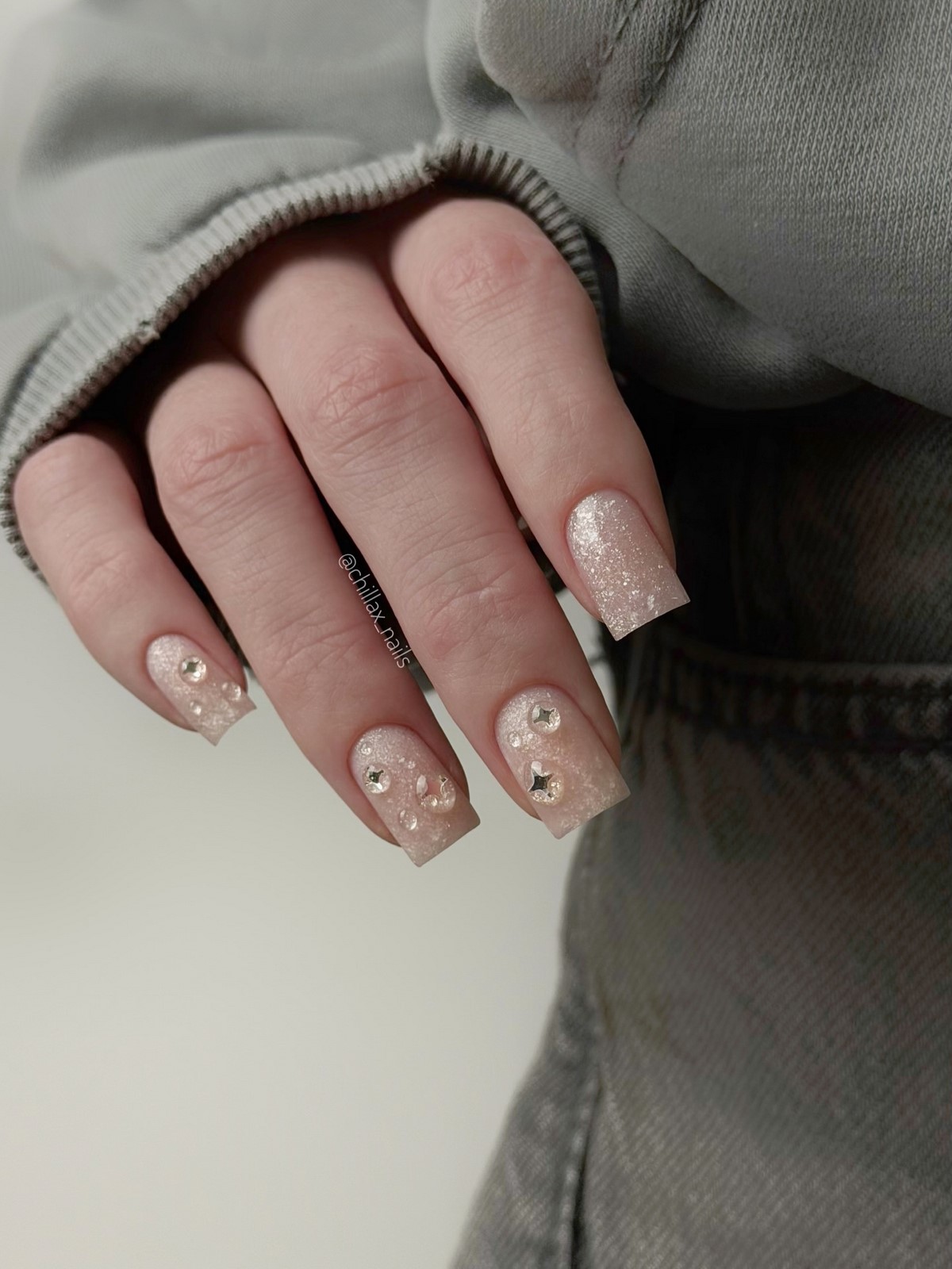 Форма нігтів 2026: чому квадрат витісняє мигдаль