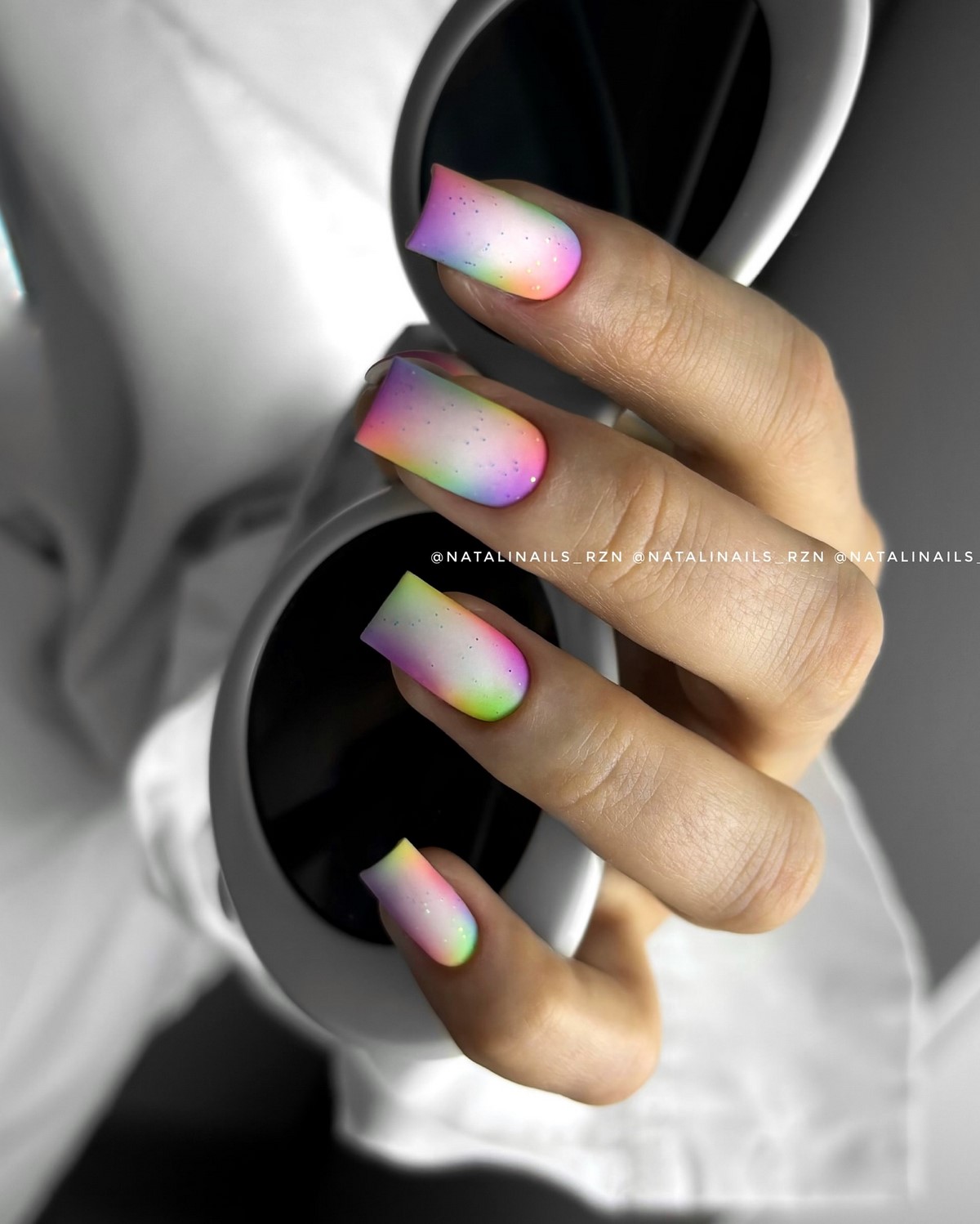 Форма нігтів 2026: чому квадрат витісняє мигдаль