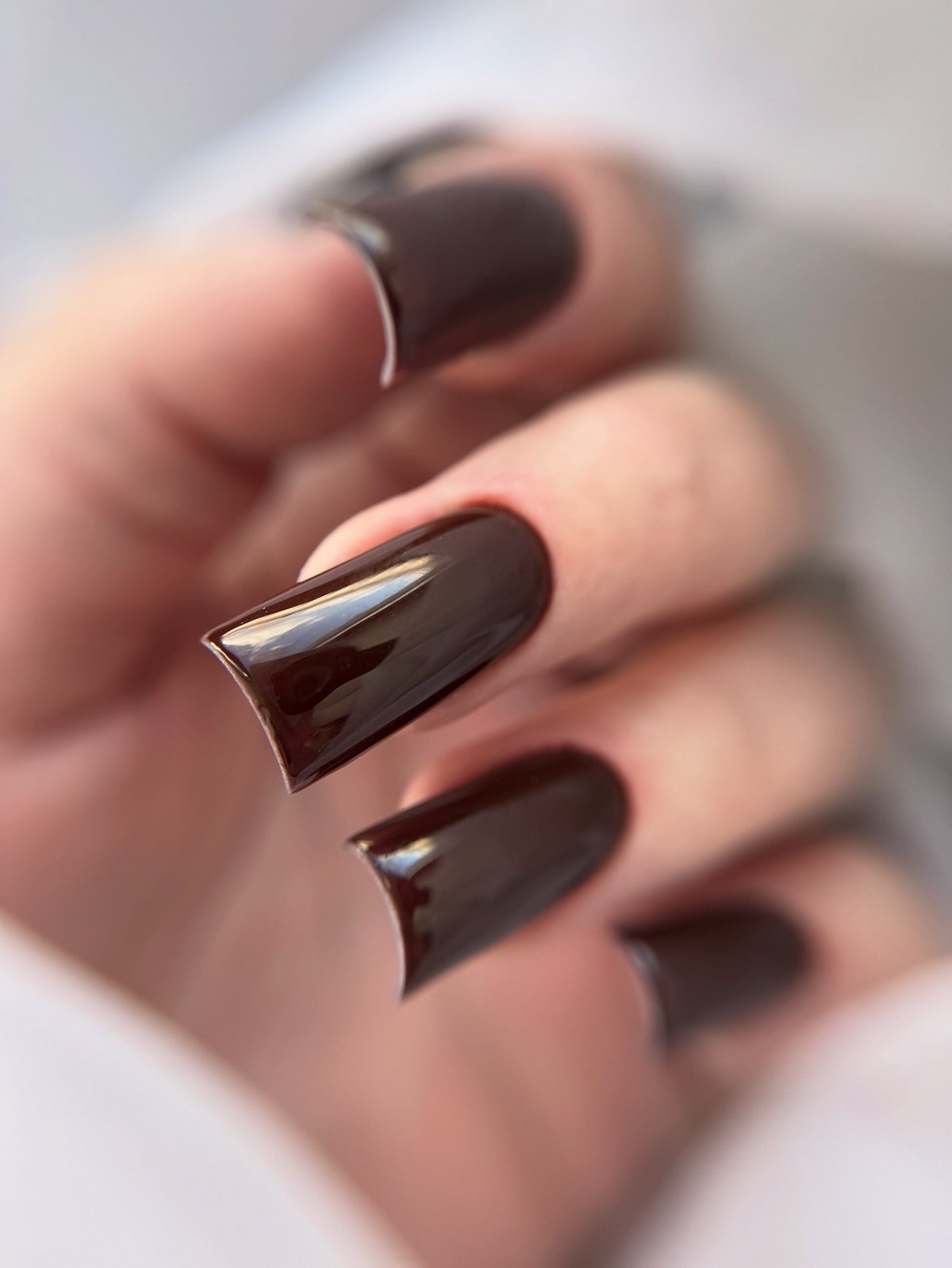 Форма нігтів 2026: чому квадрат витісняє мигдаль