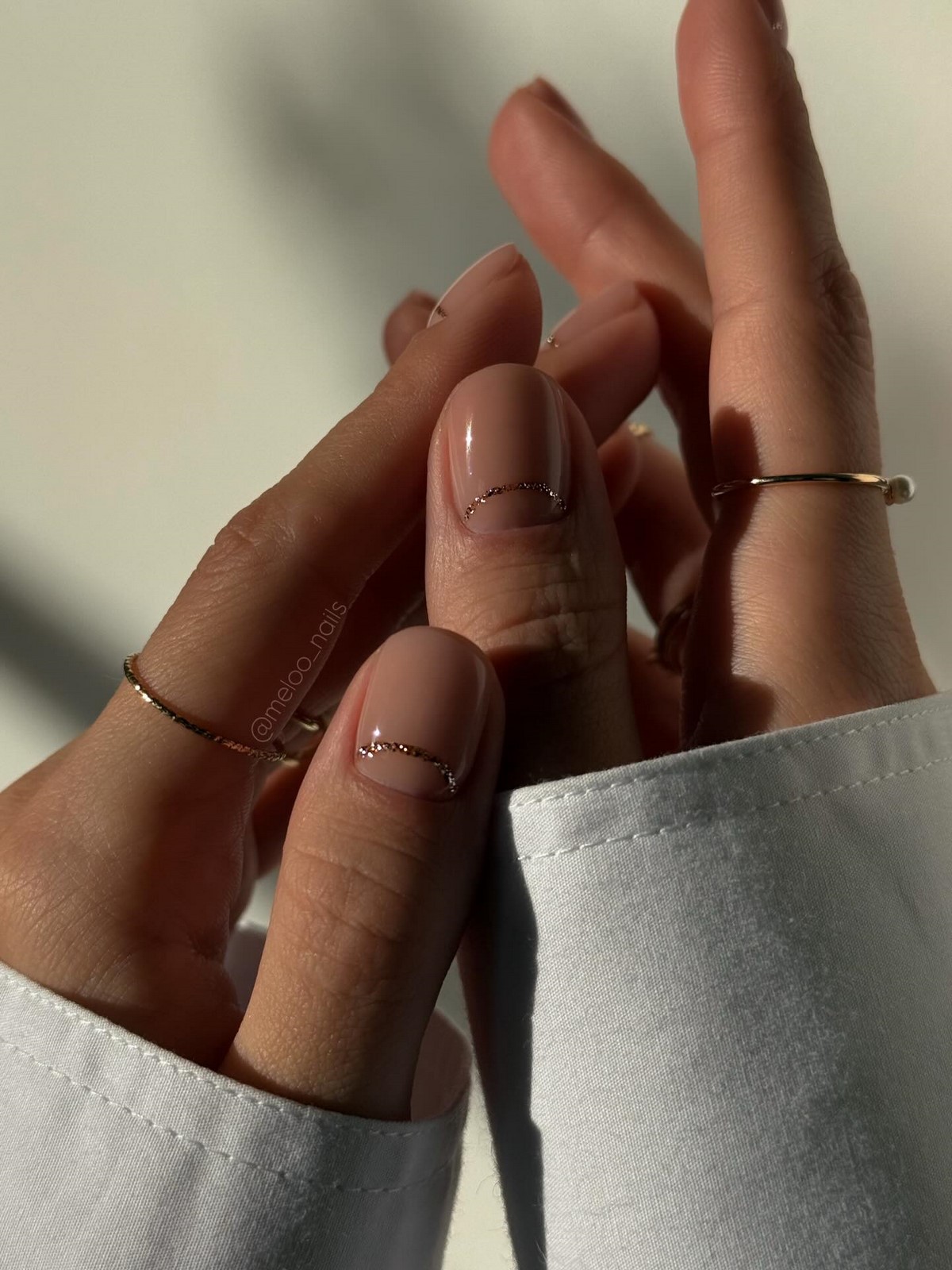 Ніжне сяйво на нігтях взимку 2026 року – тренд, який виглядає дорого