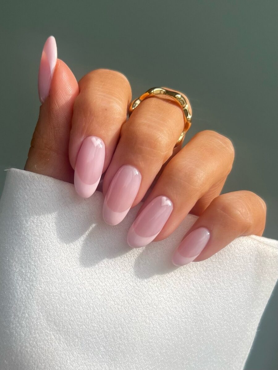 Ніжні дизайни нігтів на лютий 2026 року, які закохують