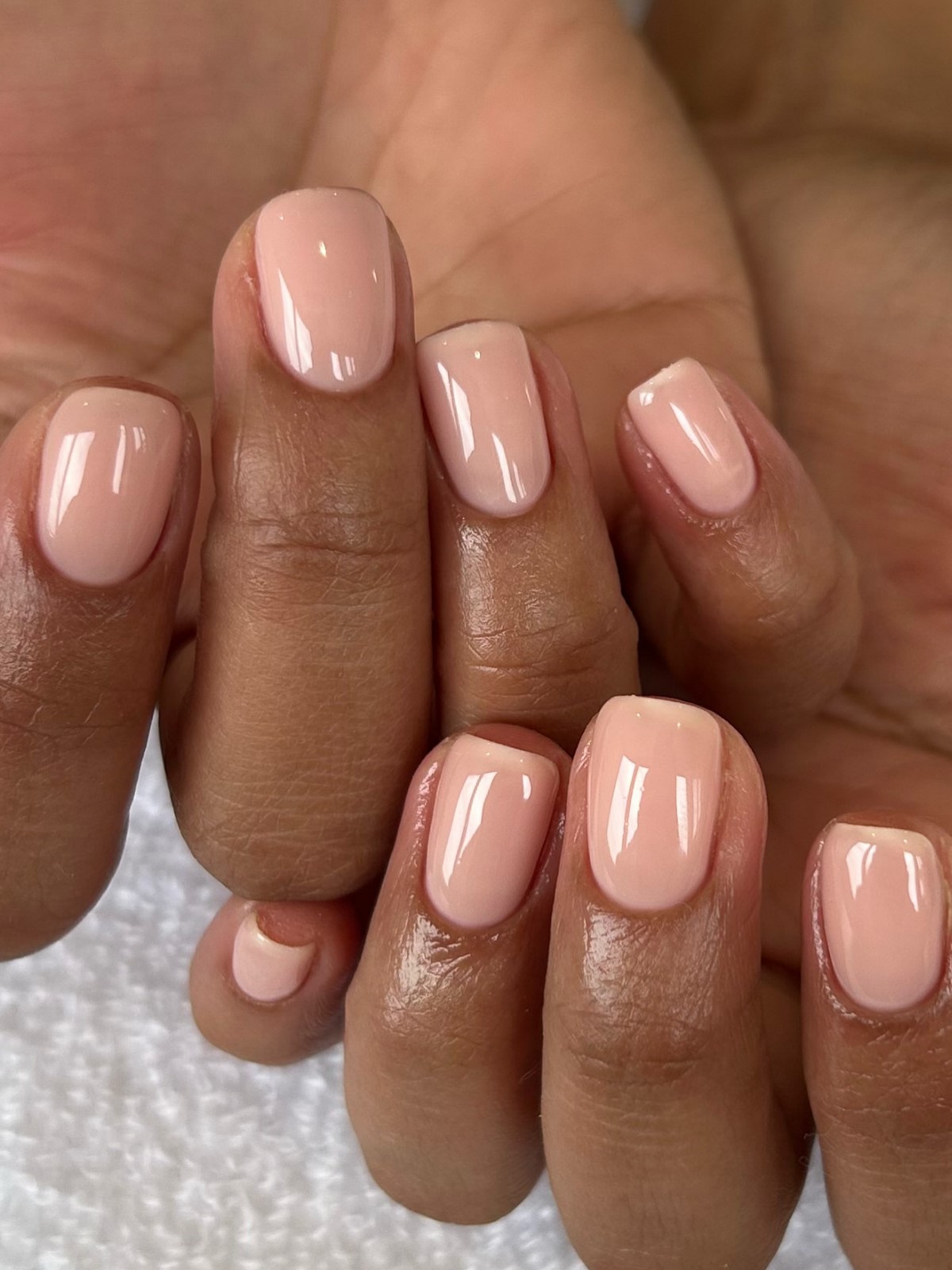 Ніжні дизайни нігтів на лютий 2026 року, які закохують