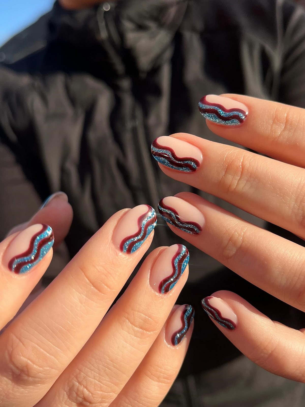 Зимовий манікюр з делікатними акцентами на 2026 рік