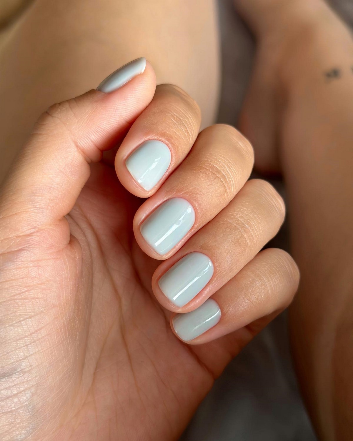 Кольори лаку, які красиво виглядають на короткій довжині