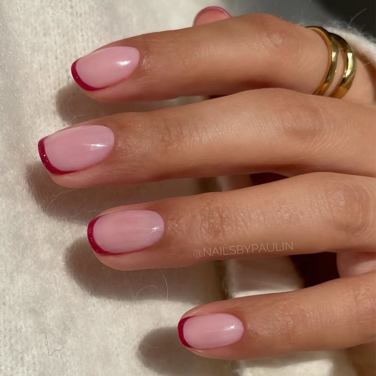 Мікрофренч на короткі нігті – тренд 2026 року