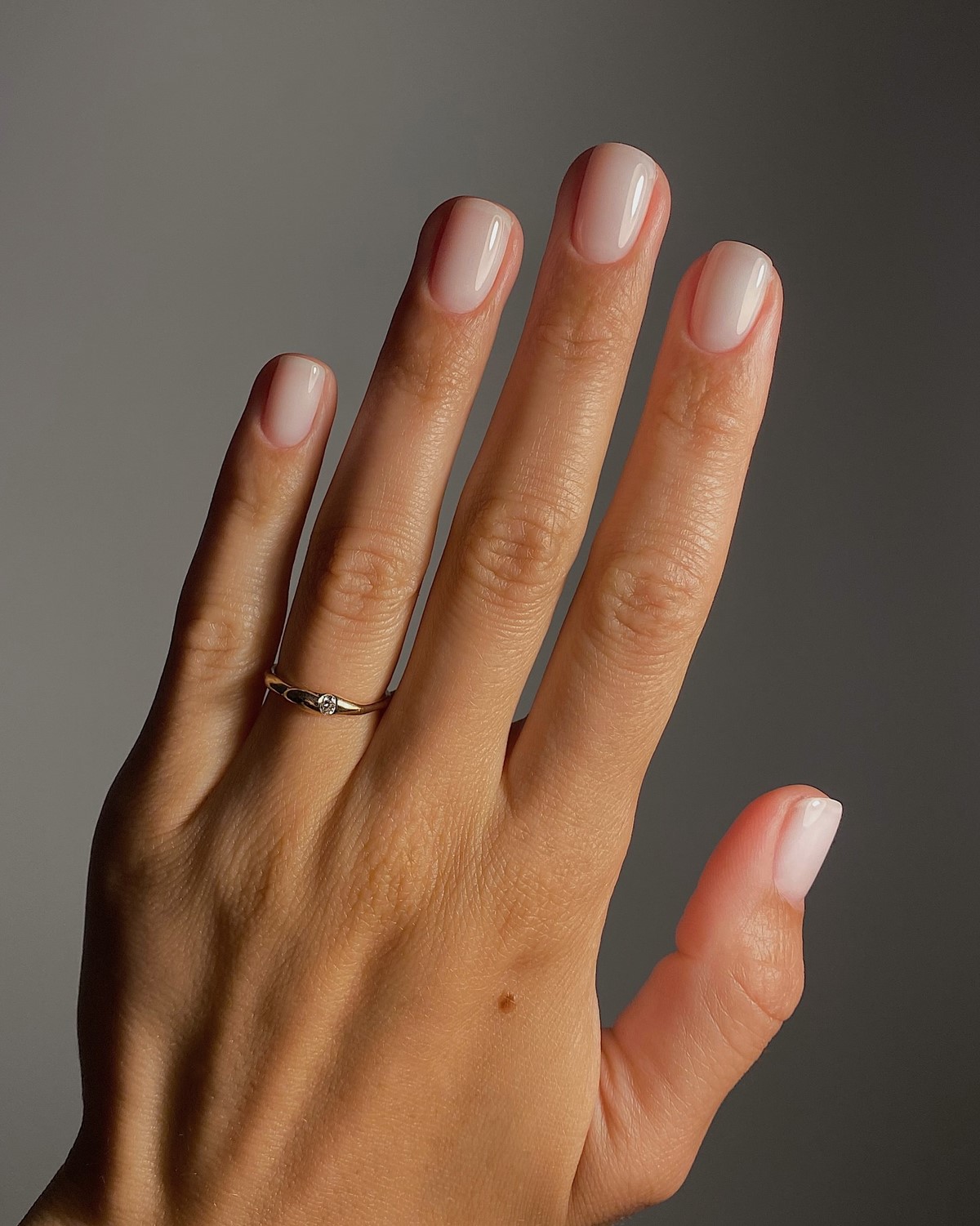 Манікюр без дизайну, який виглядає чисто і дорого