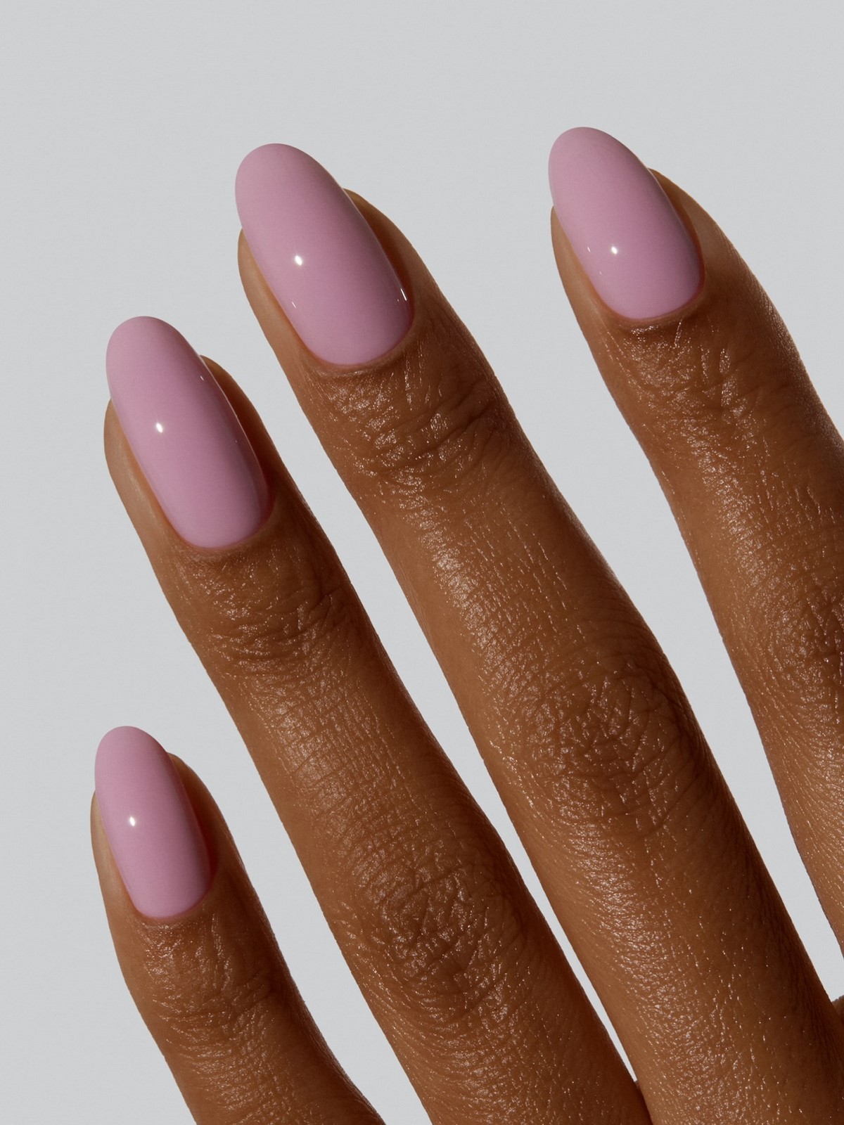 Мигдалеподібний манікюр без дизайну: найактуальніші варіанти сезону