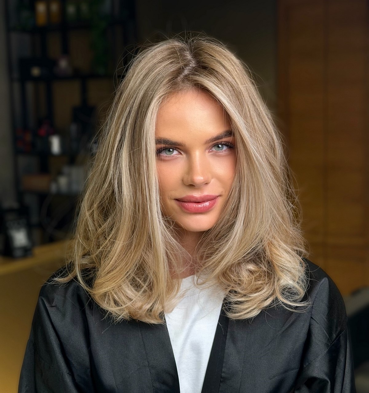 Ідеальна середня довжина волосся, яка пасує майже всім