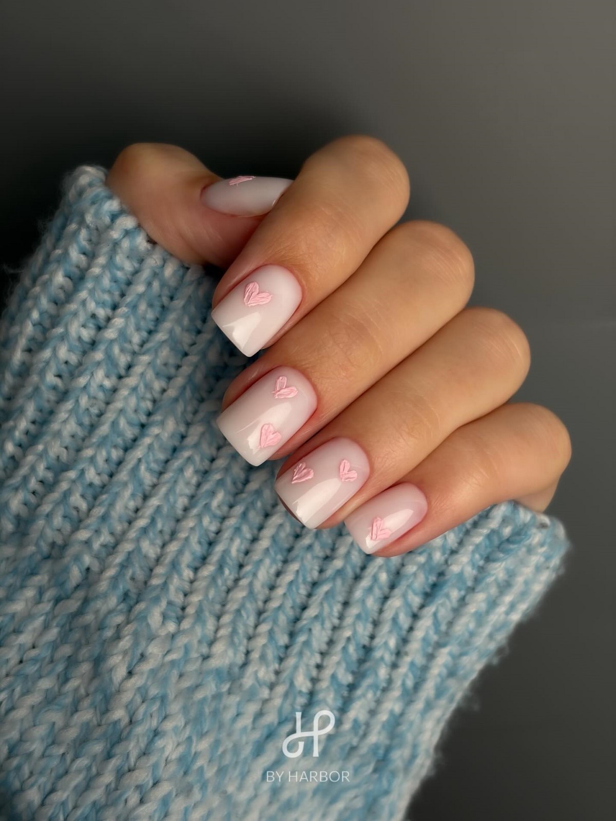 Тренди мінімалістичного манікюру на весну 2026: найкращі ідеї