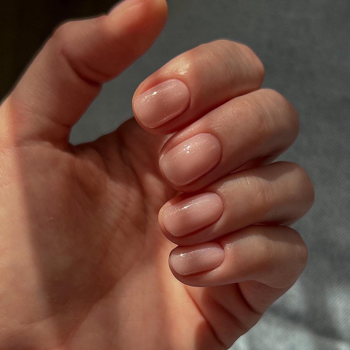 Манікюр без дизайну, який виглядає чисто і дорого