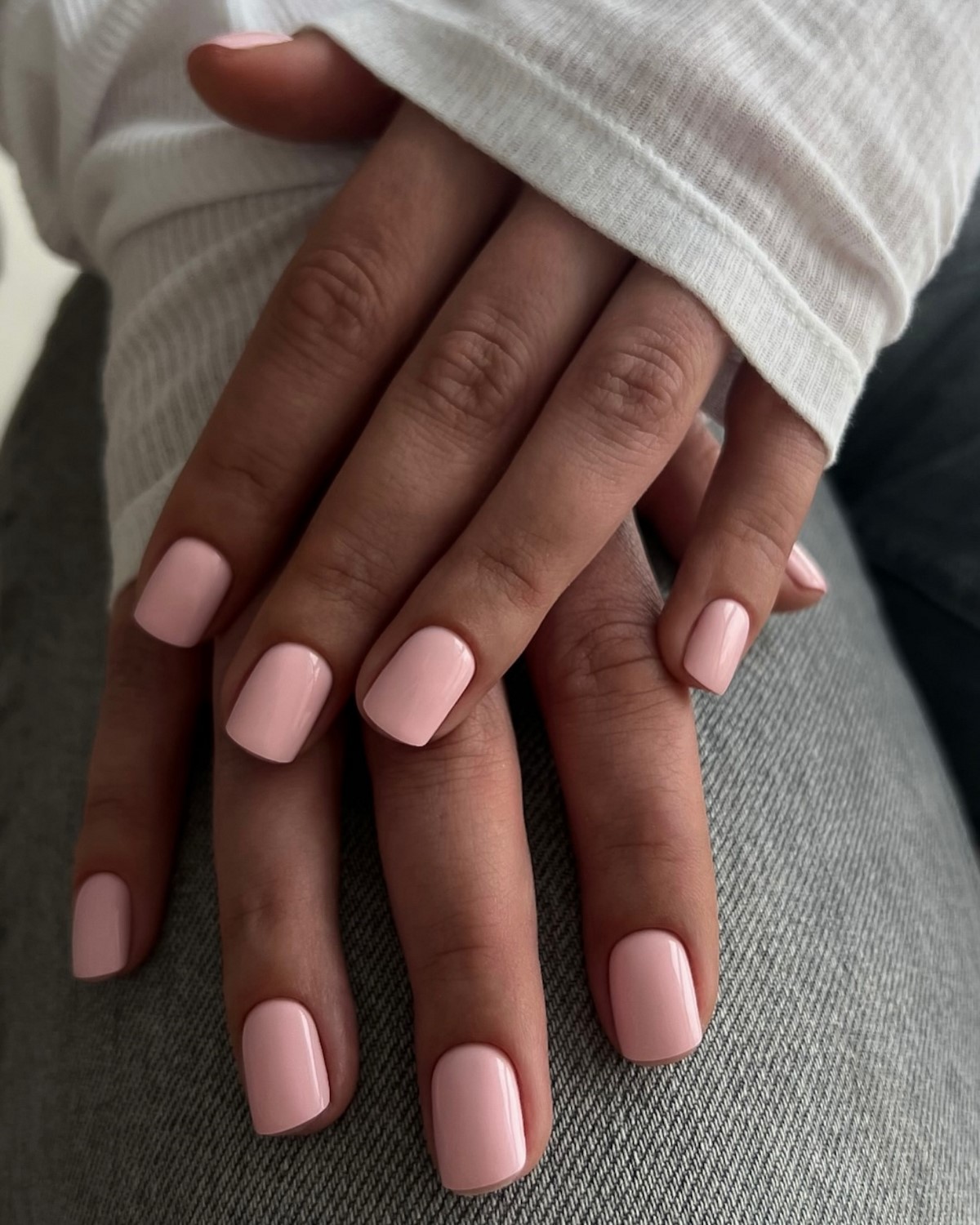 Манікюр без дизайну, який виглядає чисто і дорого