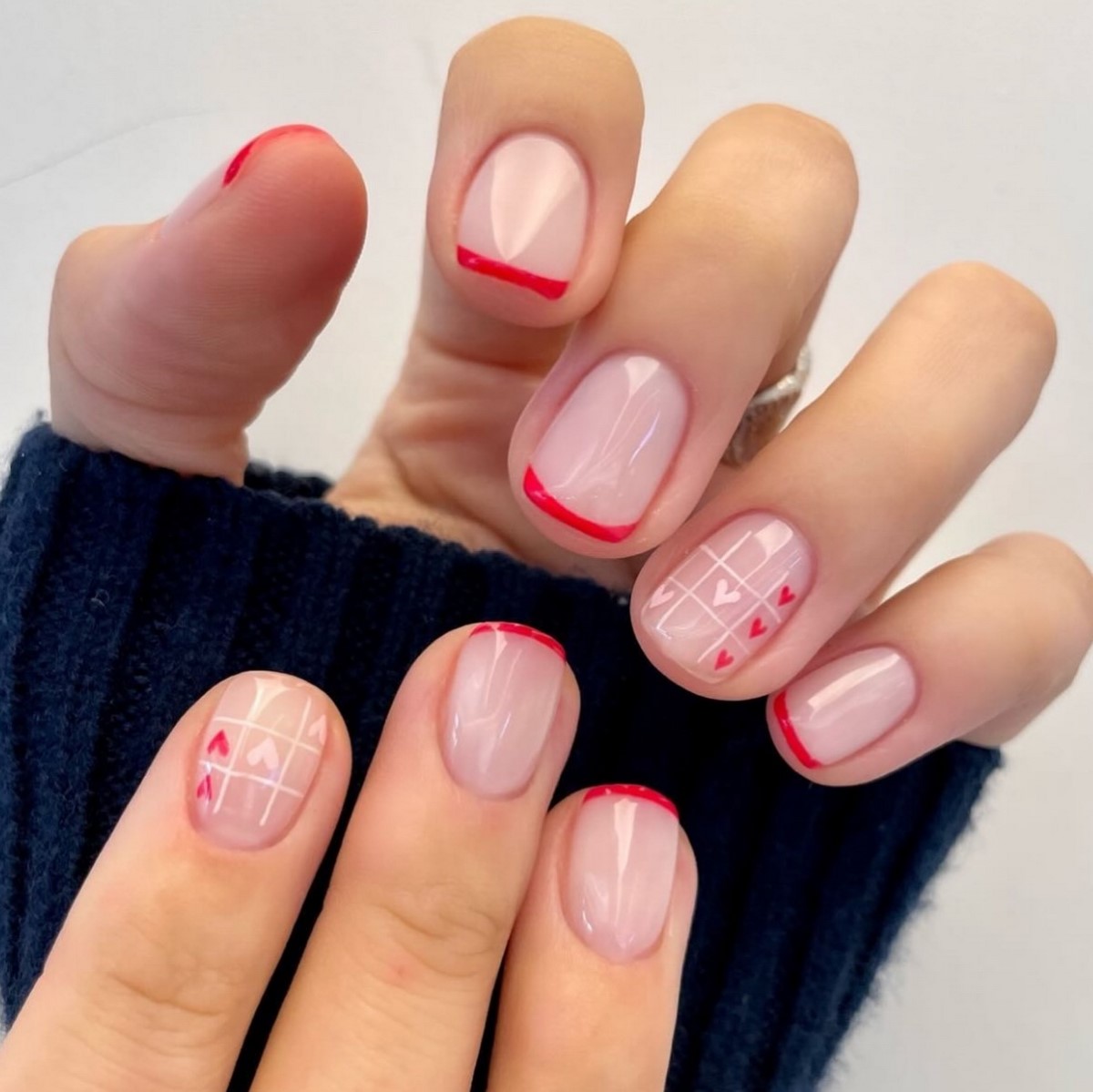 Мікрофренч на короткі нігті – тренд 2026 року