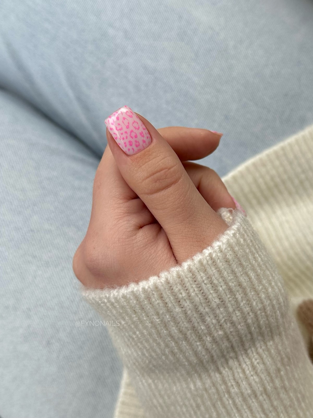 Тренди мінімалістичного манікюру на весну 2026: найкращі ідеї