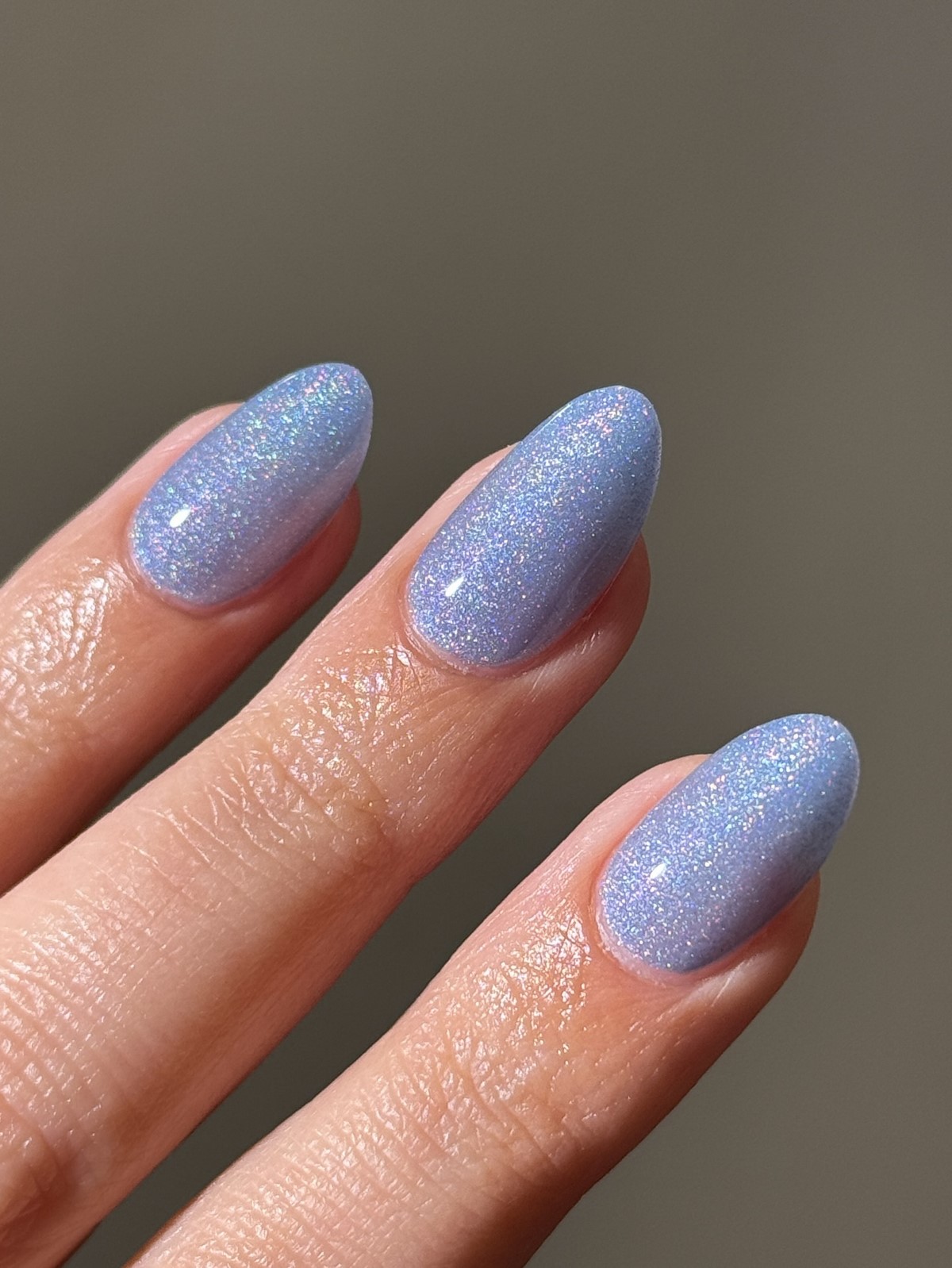 Мигдалеподібний манікюр без дизайну: найактуальніші варіанти сезону