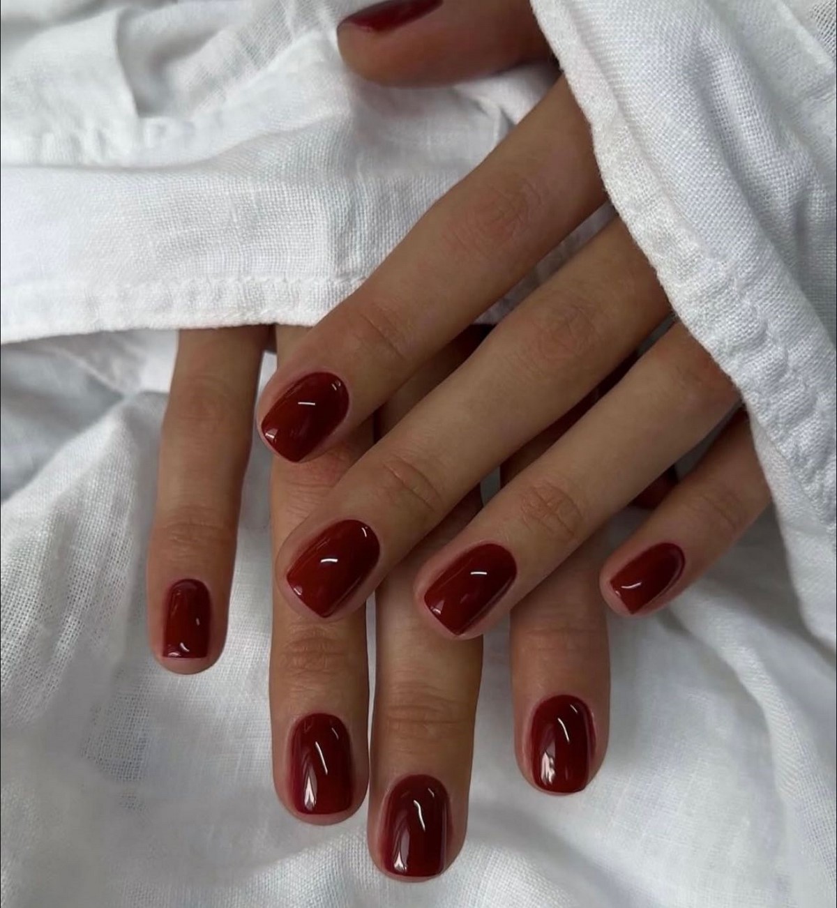 Кольори лаку, які красиво виглядають на короткій довжині