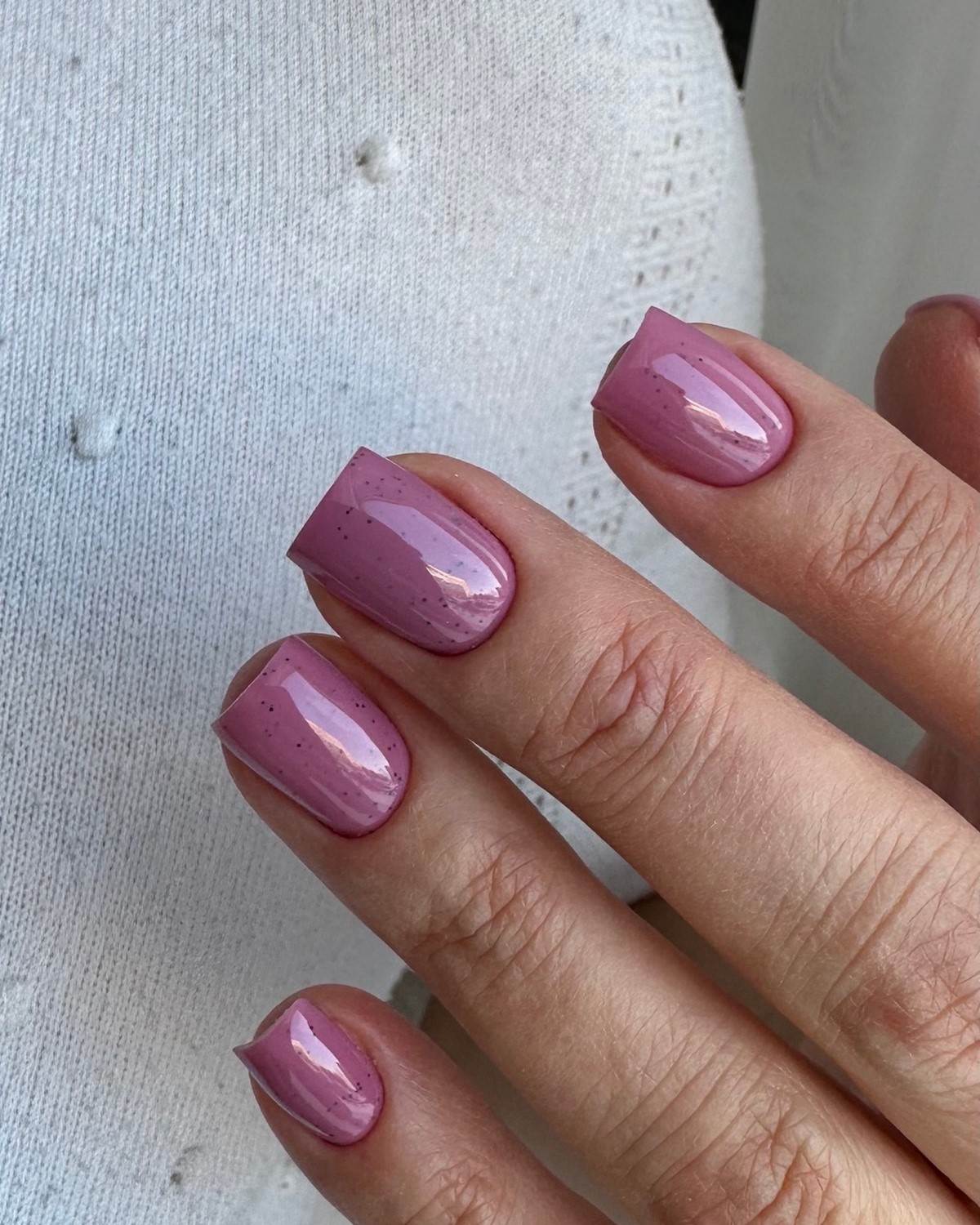 Кольори лаку, які красиво виглядають на короткій довжині