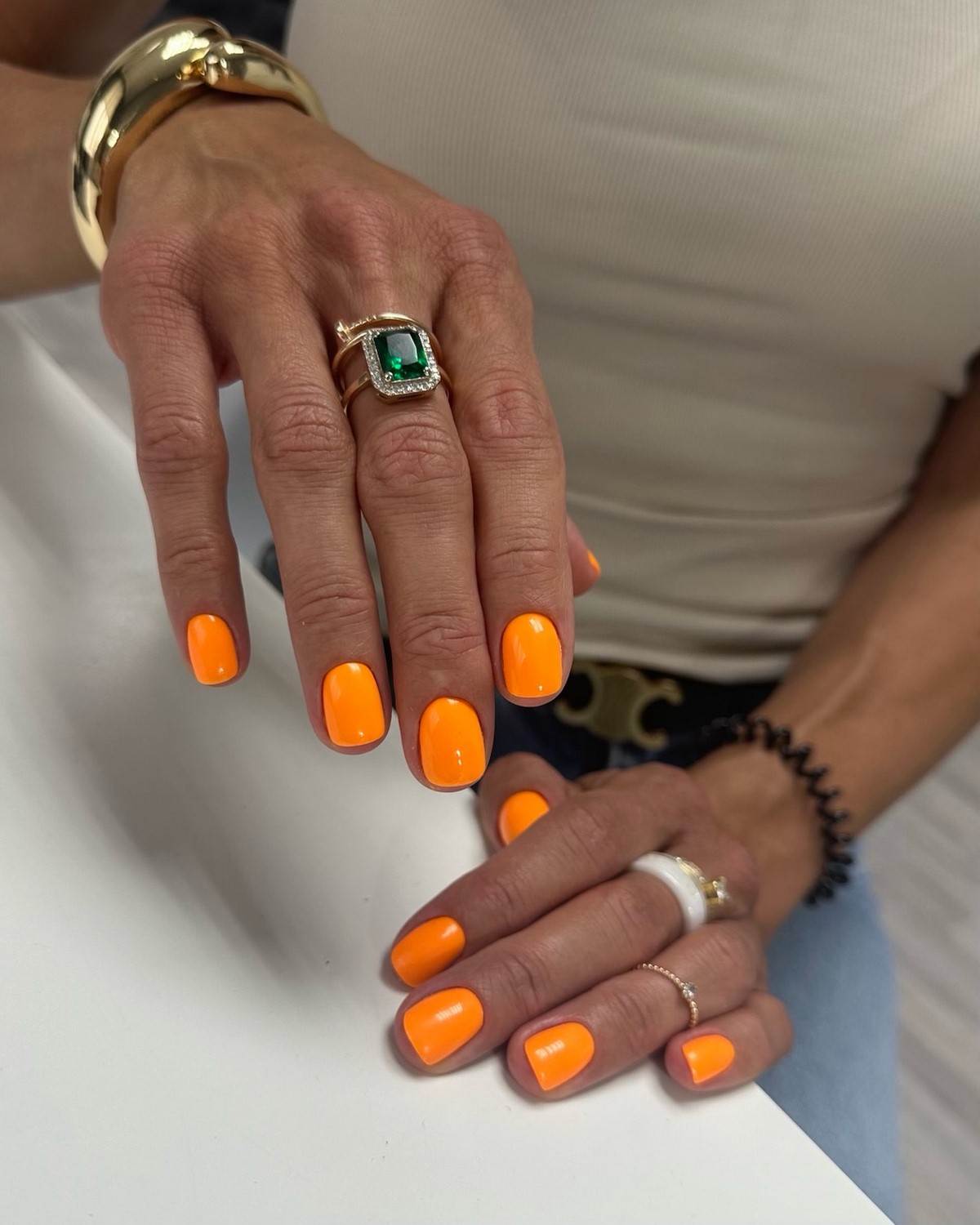 Кольори лаку, які красиво виглядають на короткій довжині