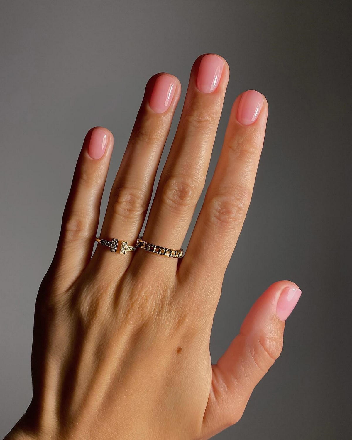 Кольори лаку, які красиво виглядають на короткій довжині