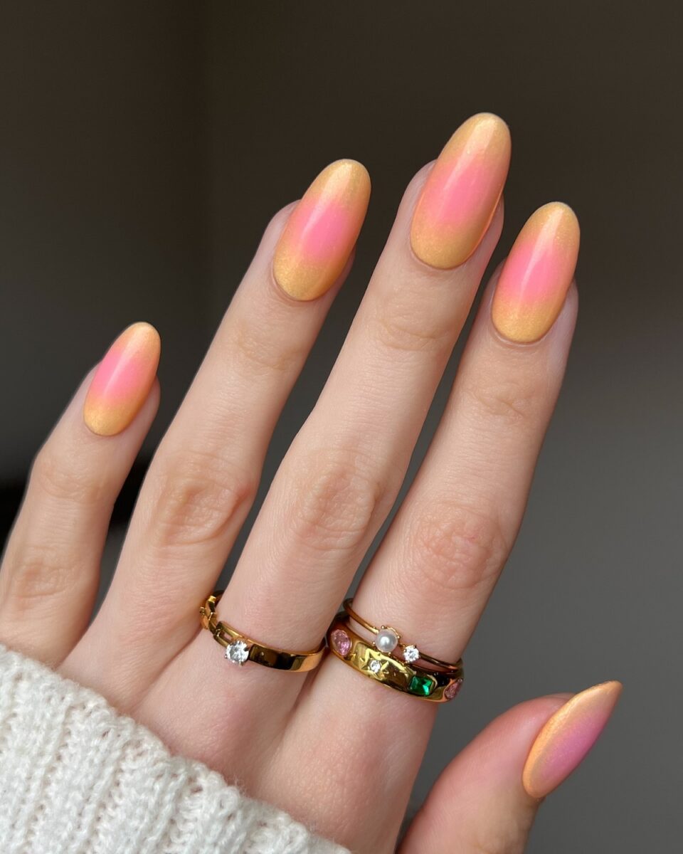 Aura-манікюр весни 2026 – тренд ніжного сяйва