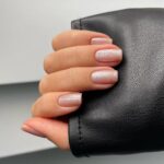 Бежевий манікюр на короткі нігті: тихий тренд, який виглядає дорого