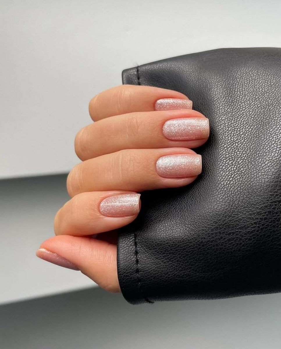 Бежевий манікюр на короткі нігті: тихий тренд, який виглядає дорого