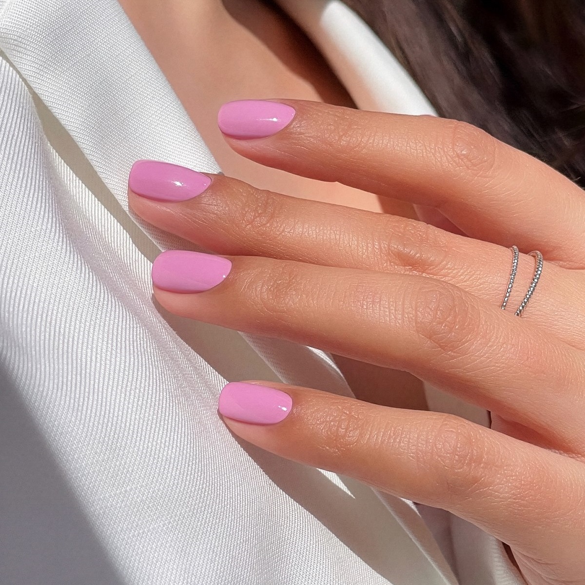 Ніжний манікюр на короткі нігті: ідеї, що виглядають акуратно