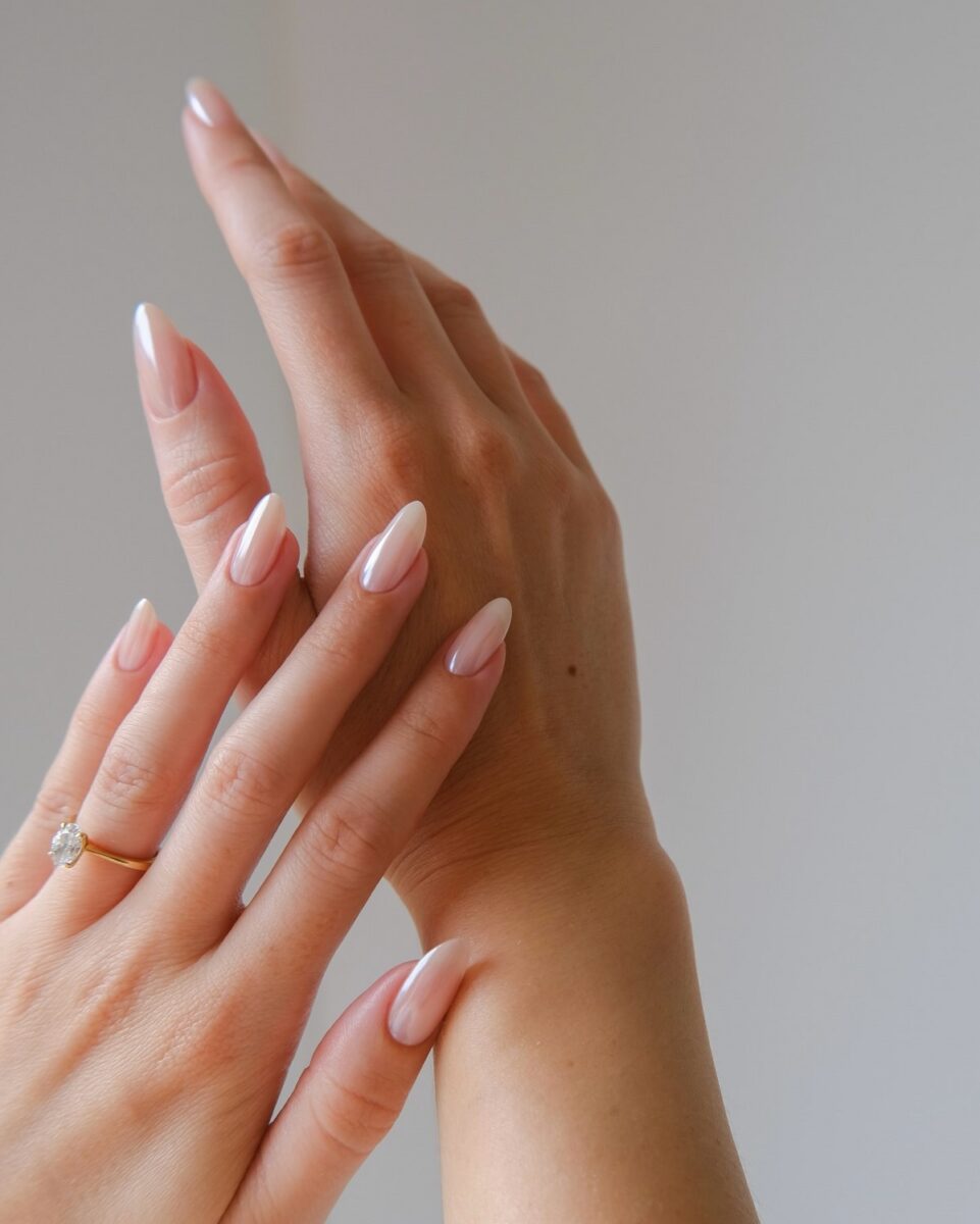 Який манікюр виглядає дорого, а який дешевить руки