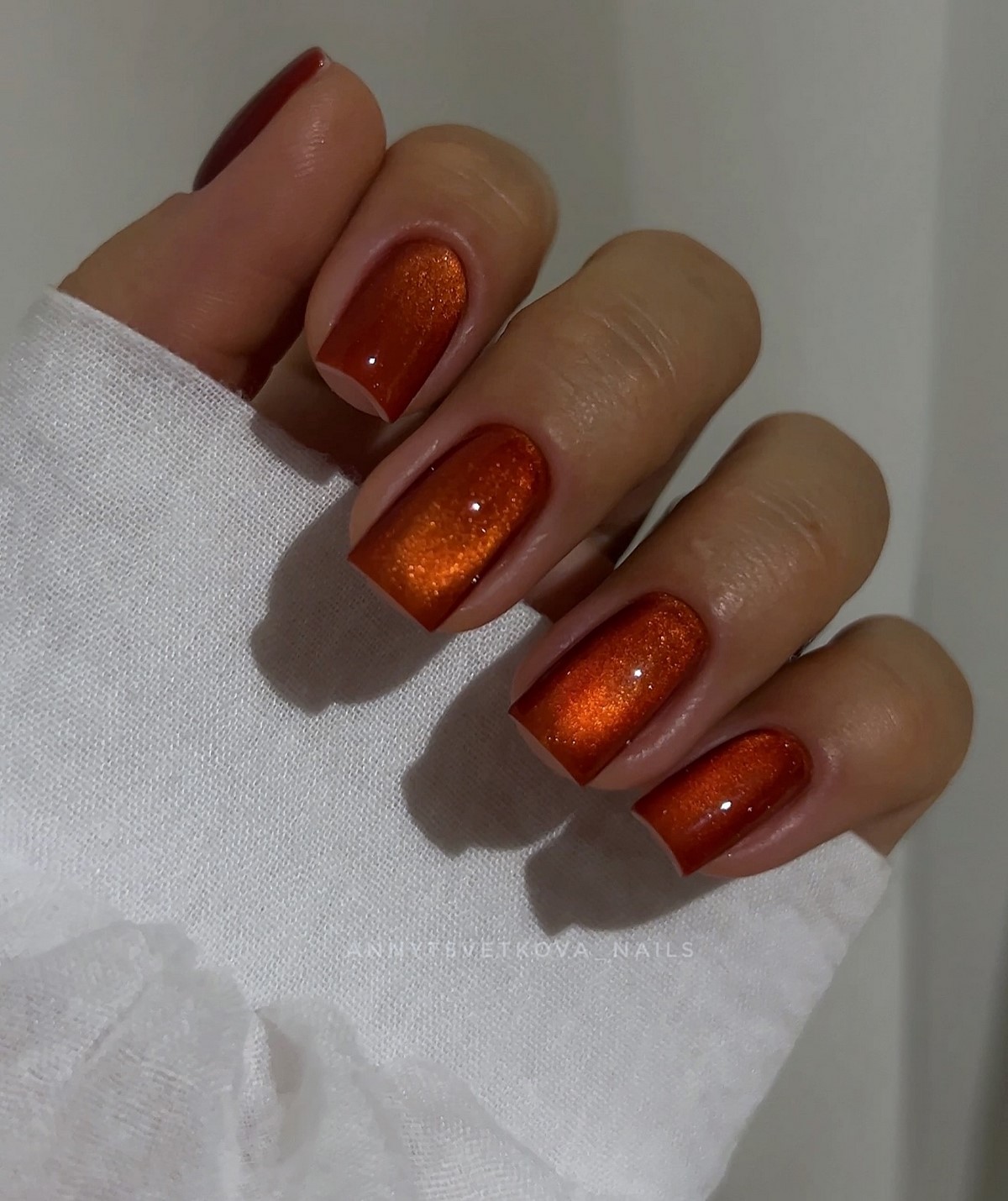 Короткі квадратні нігті весни 2026 – фото трендових варіантів, які підкорили сезон