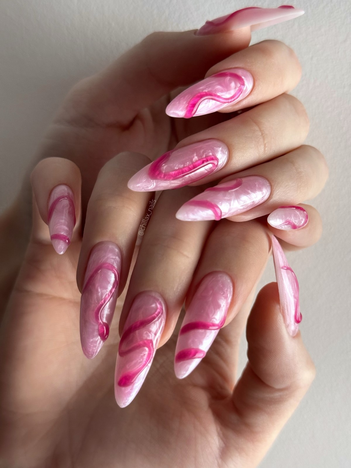 Нігті-мигдаль весни 2026: що зараз модно