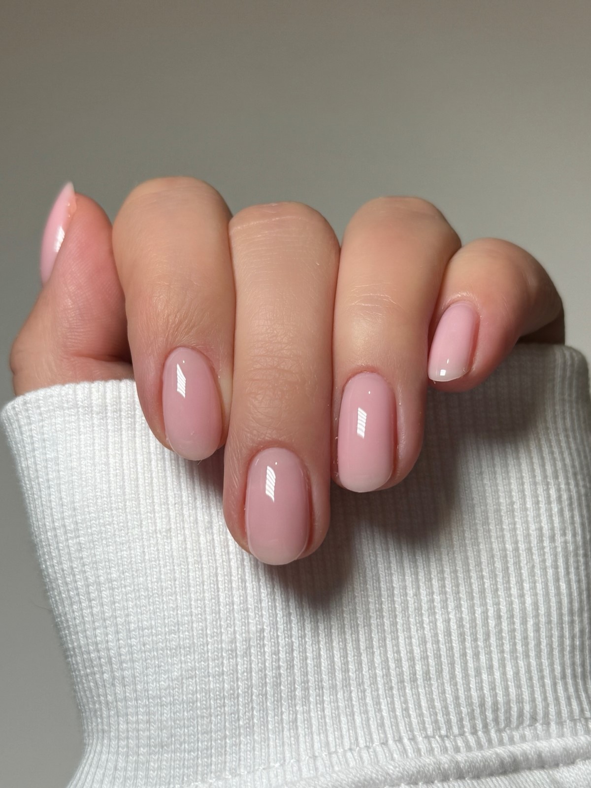 Манікюр, який освіжає руки і робить їх акуратними