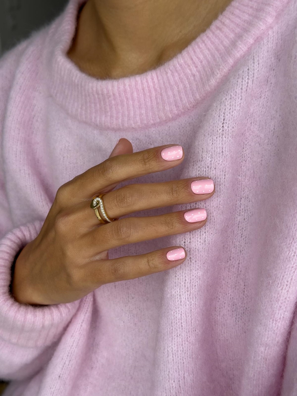 Мінімалістичний манікюр на короткі нігті: стильні ідеї весни 2026