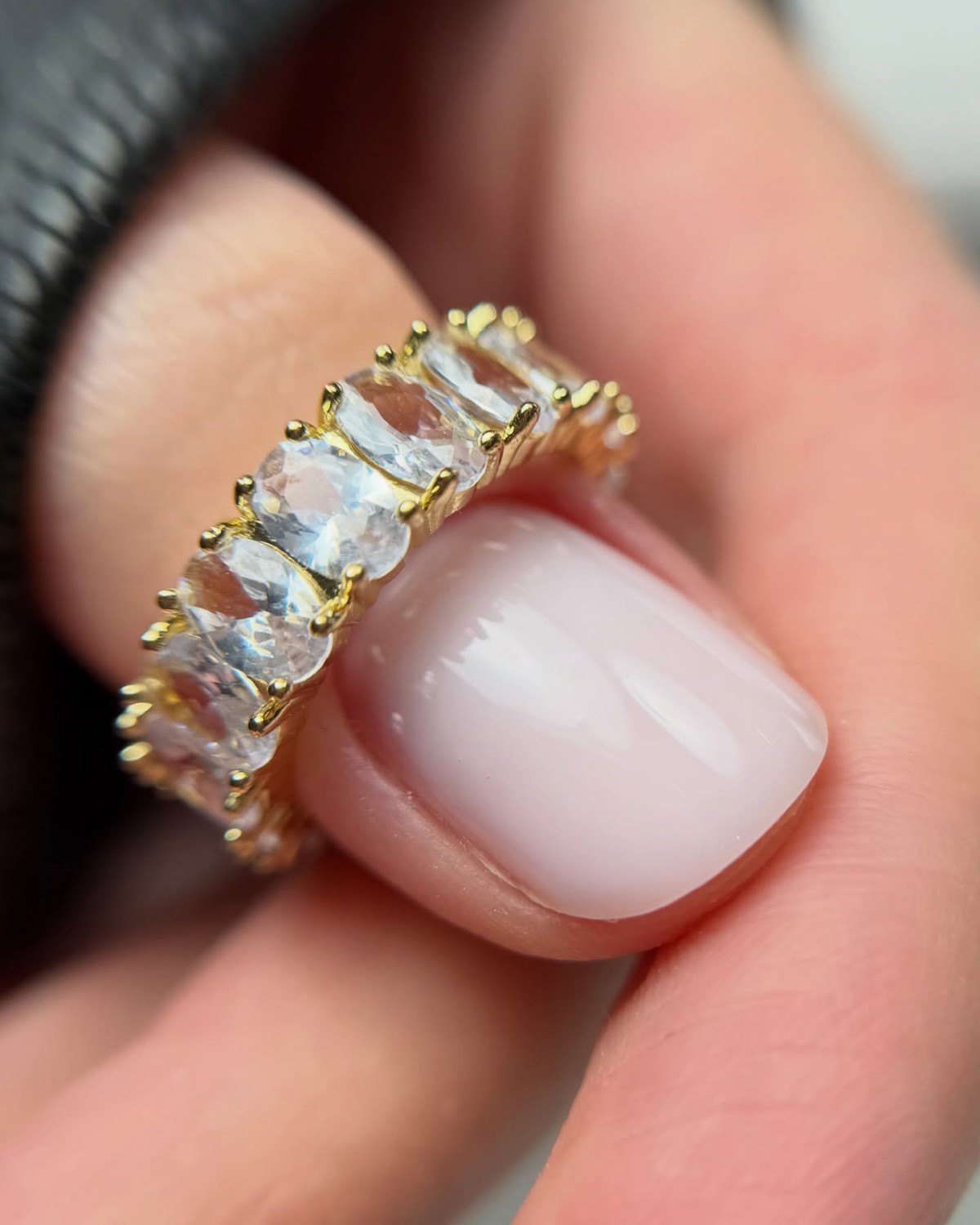 Нюдовий манікюр на короткі нігті квітня: ідеї ніжності