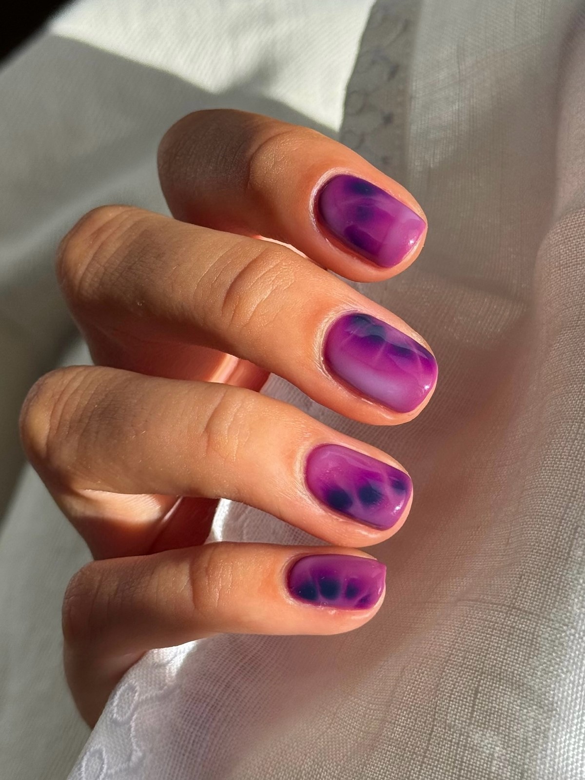 Короткі нігті на квітень 2026: ефект дорогого манікюру