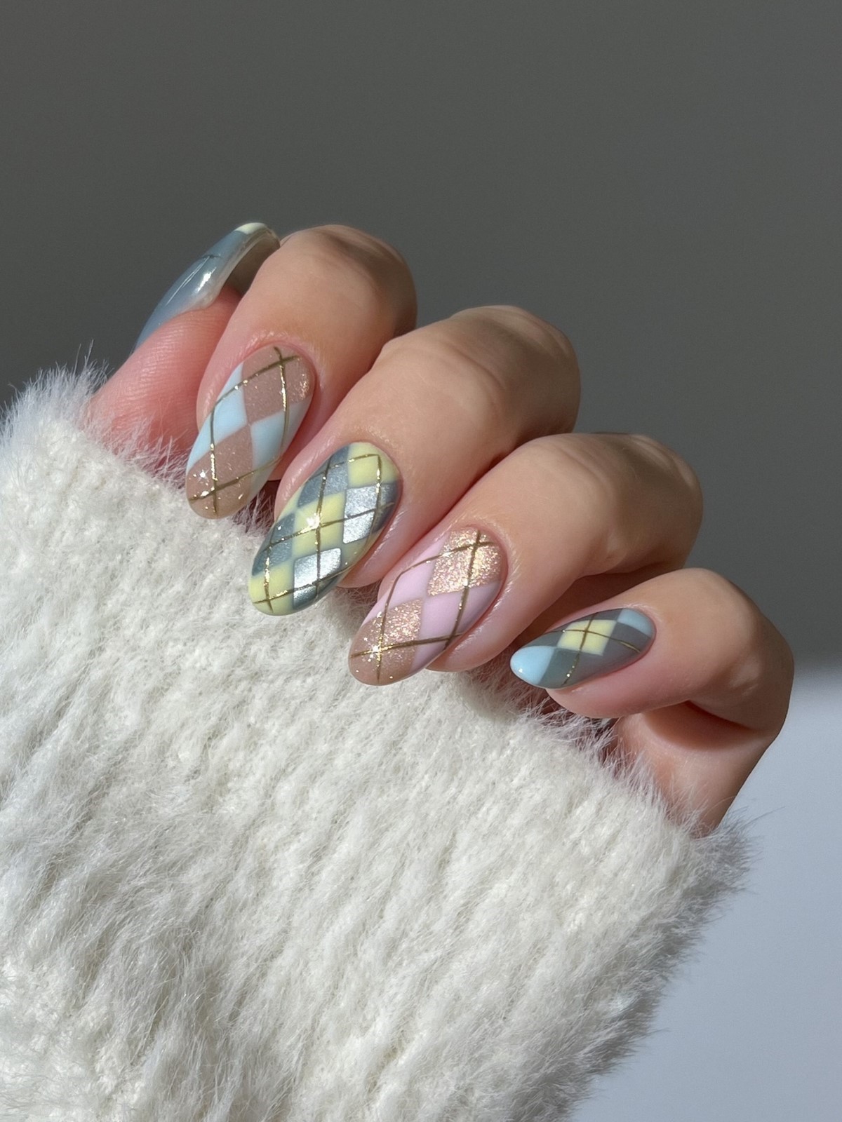 Манікюр на квітень 2026: наймодніші ідеї сезону