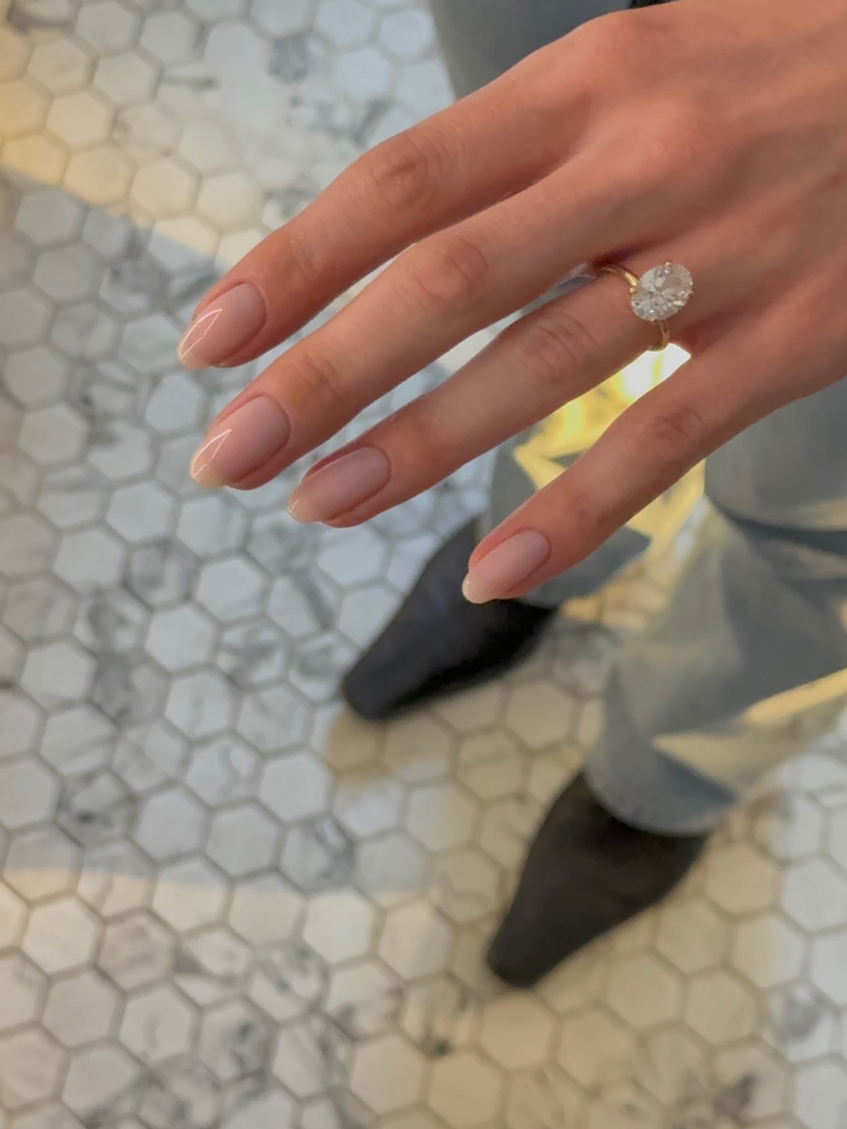 Який манікюр виглядає дорого, а який дешевить руки