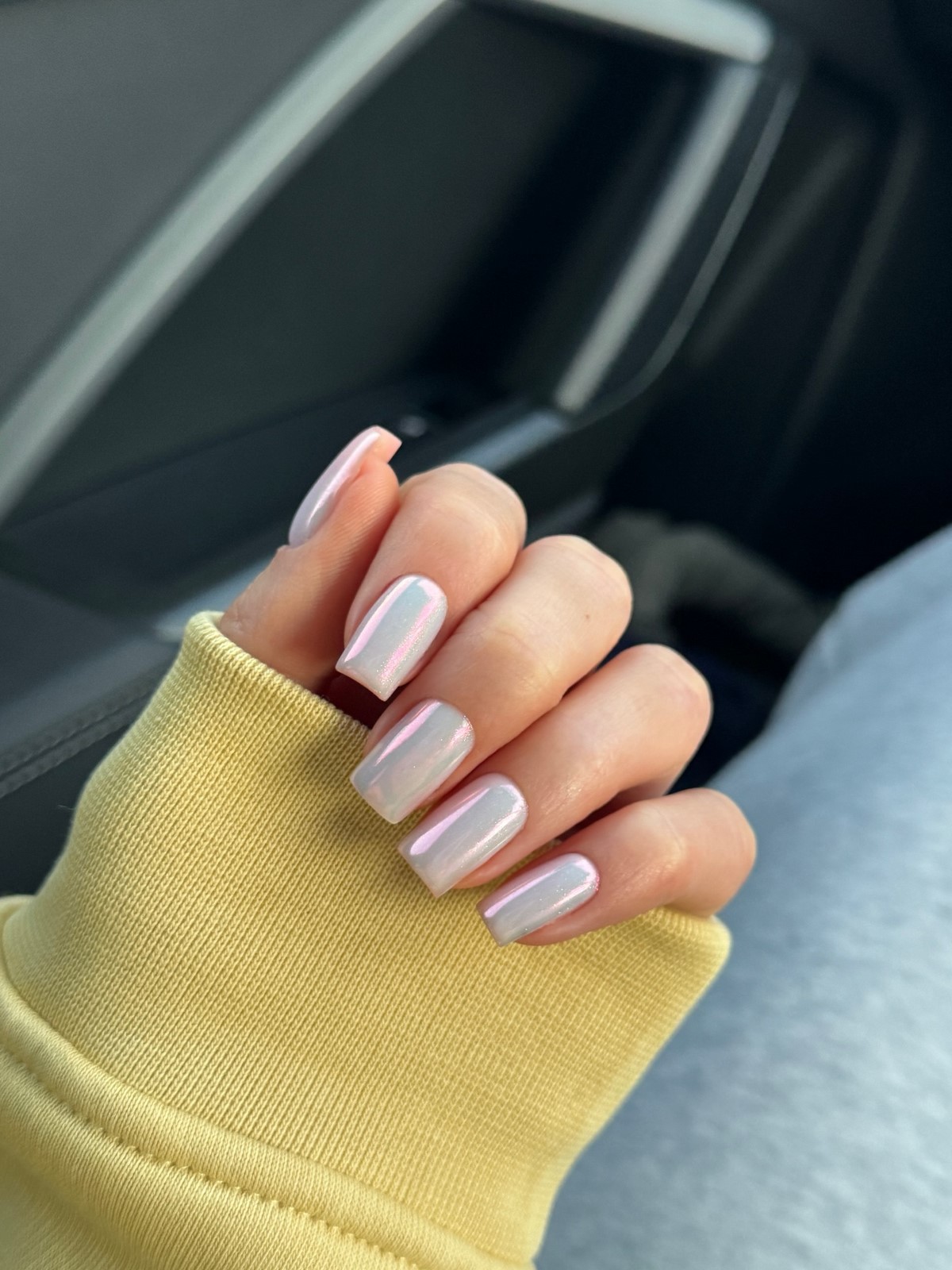 Який манікюр виглядає дорого, а який дешевить руки