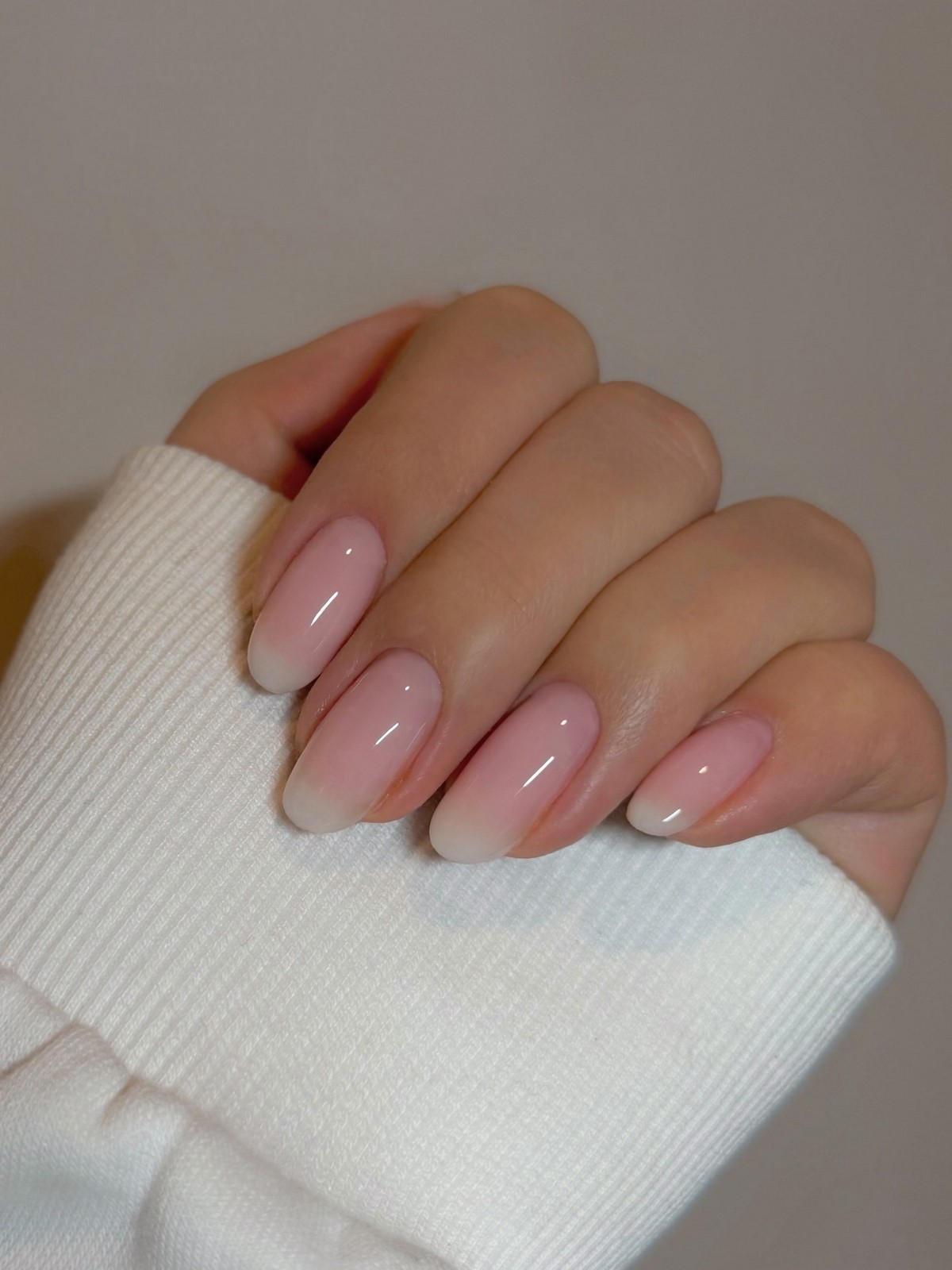 Мигдалеподібний манікюр весни 2026 – фото трендових ідей