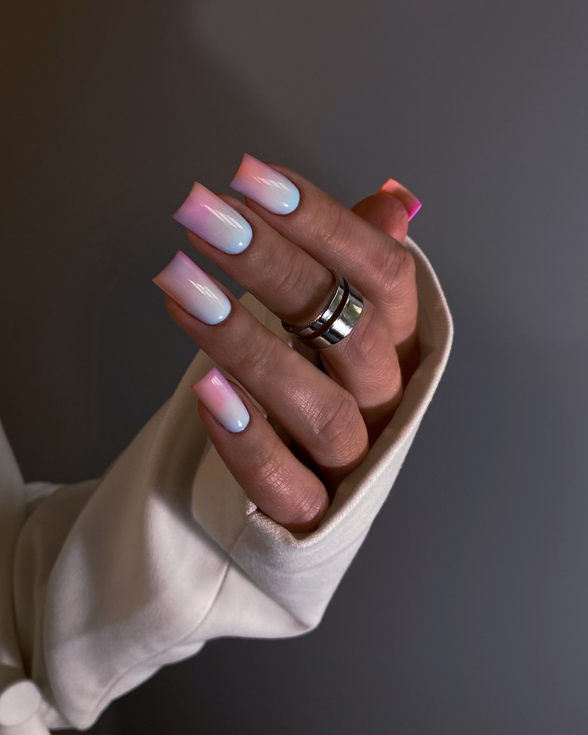 Градієнтний манікюр весни 2026 — топ ніжних ідей омбре