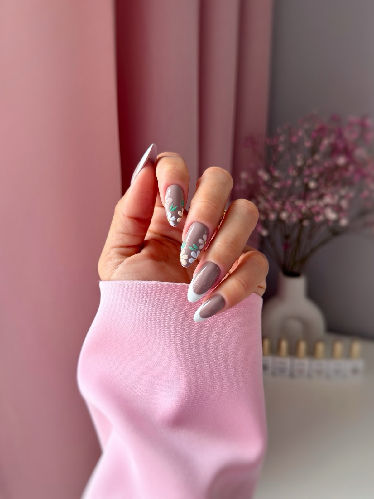 Нігті-мигдаль весни 2026: що зараз модно