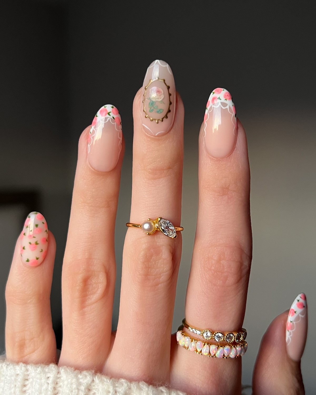 Великодній манікюр 2026: ідеї, які надихають