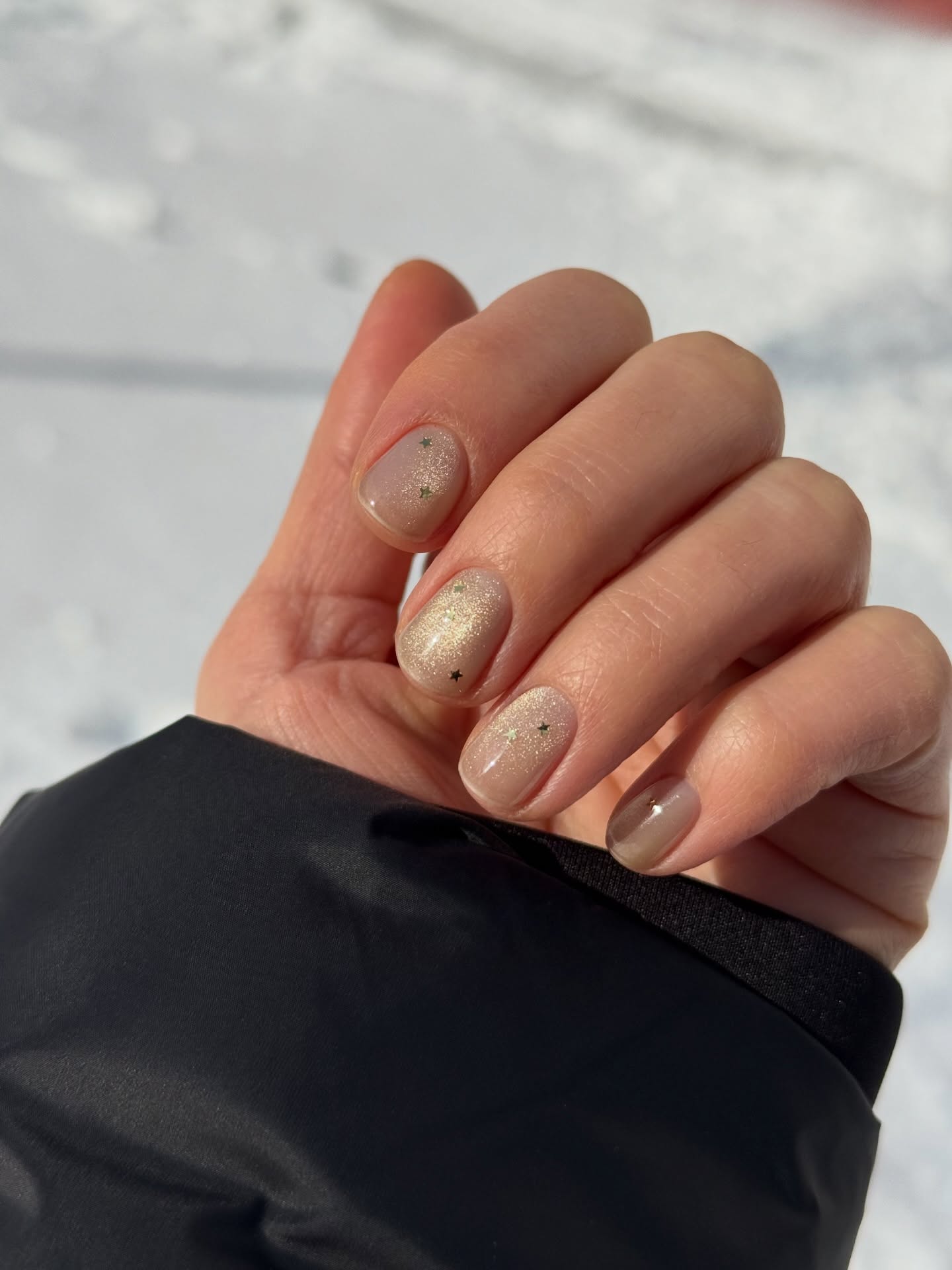 Манікюр, який робить короткі нігті акуратнішими