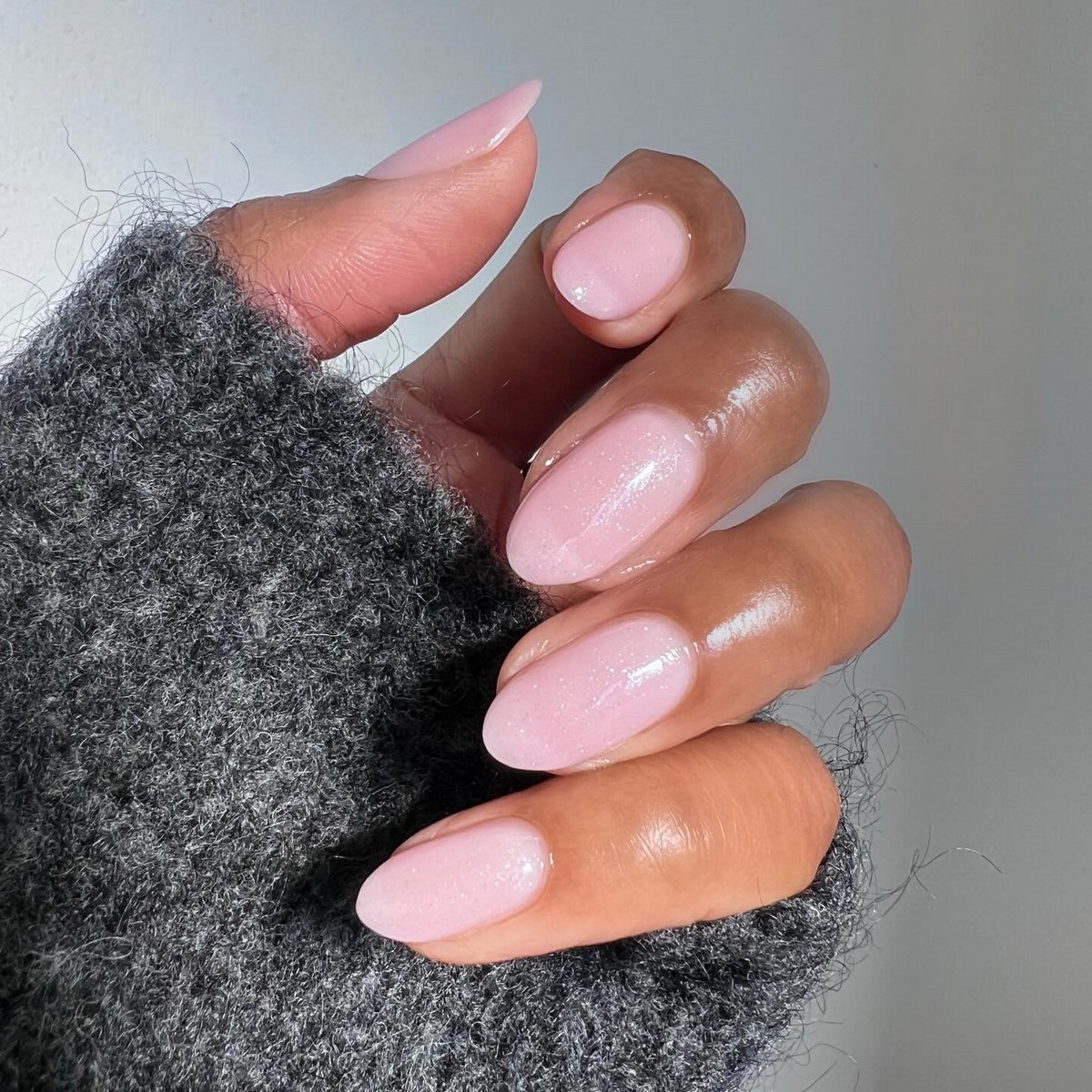 Манікюр, який освіжає руки і робить їх акуратними