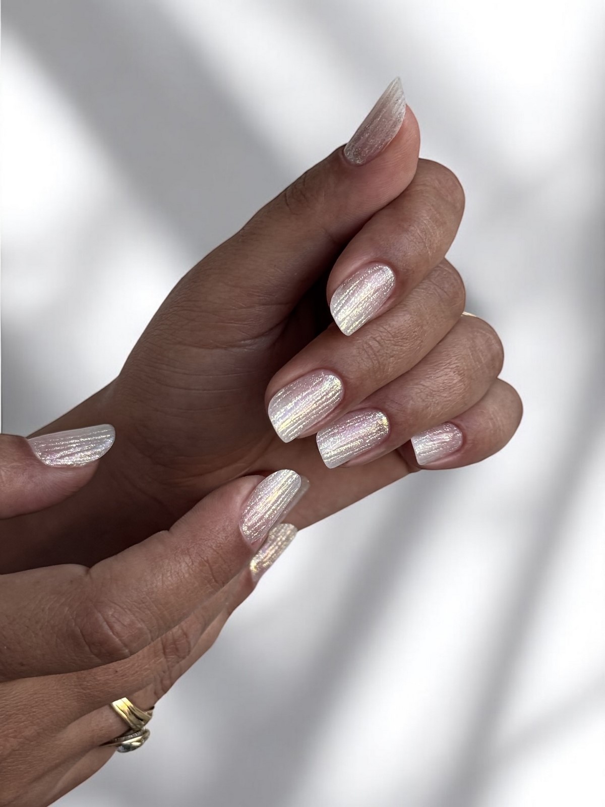 Молочний манікюр на короткі нігті весни 2026: ніжні ідеї