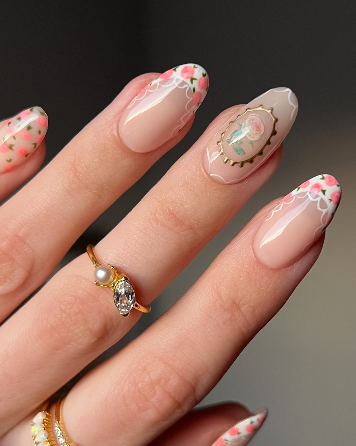 Манікюр на квітень 2026: наймодніші ідеї сезону