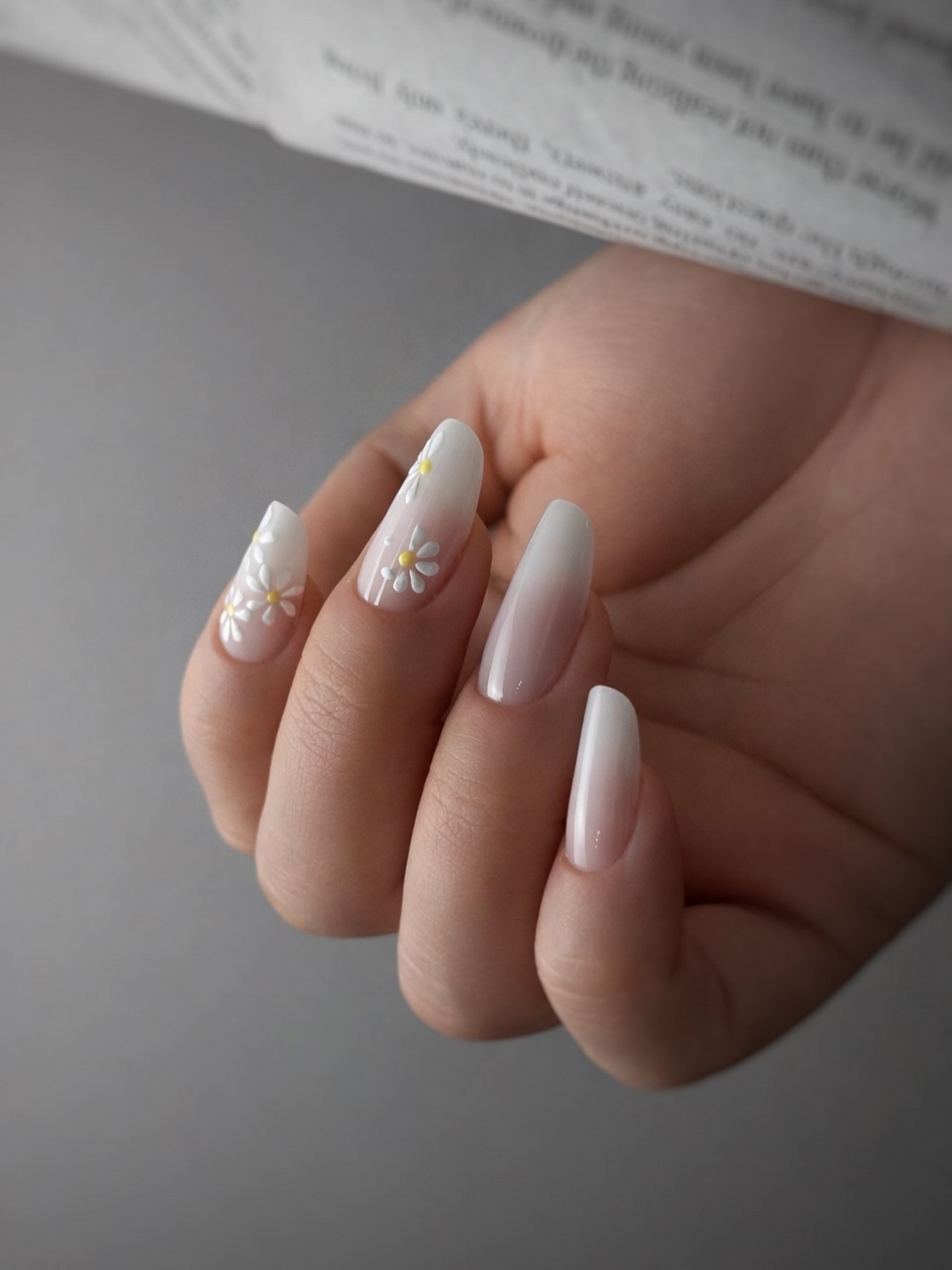 Який манікюр виглядає дорого, а який дешевить руки