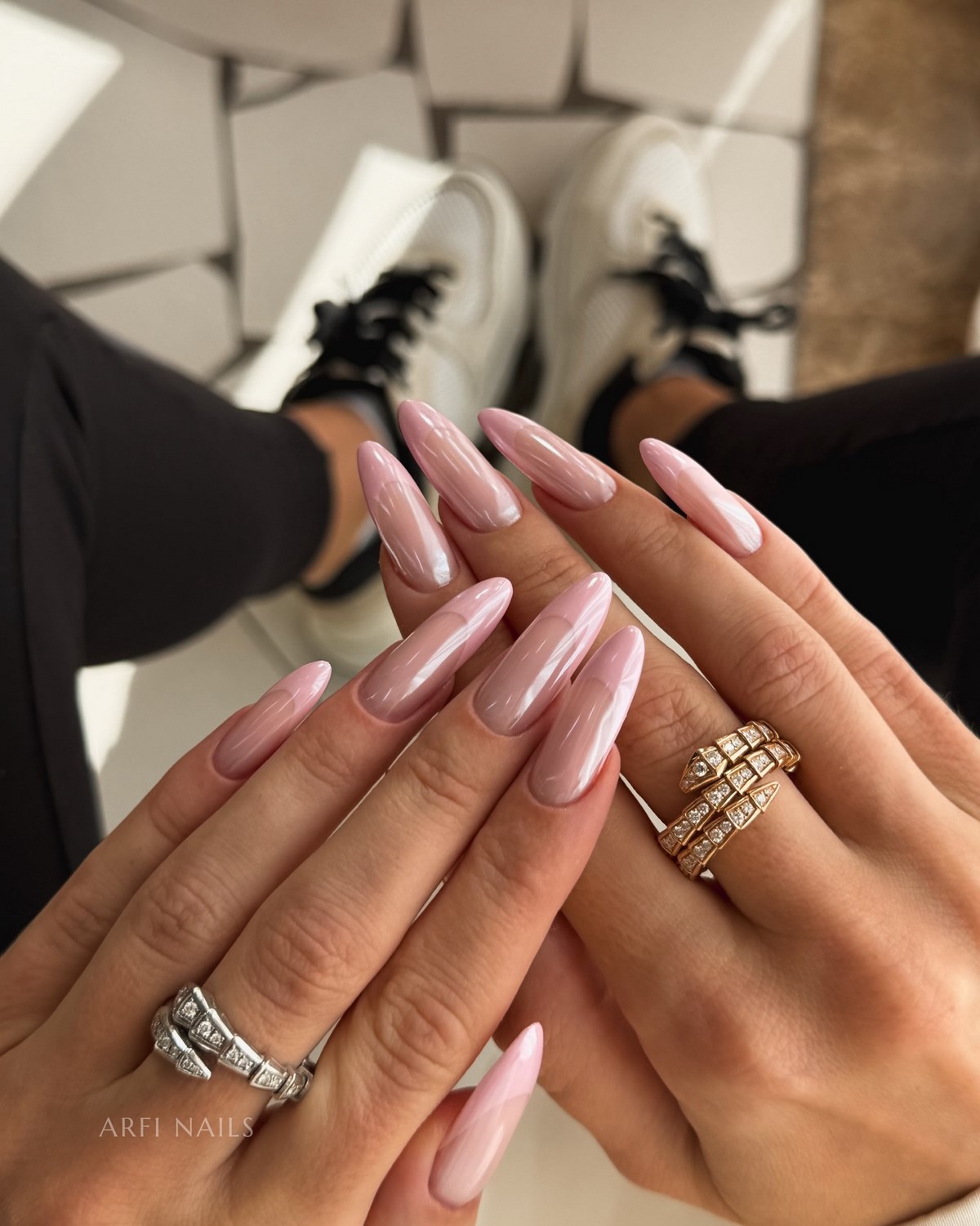 Нігті-мигдаль весни 2026: що зараз модно